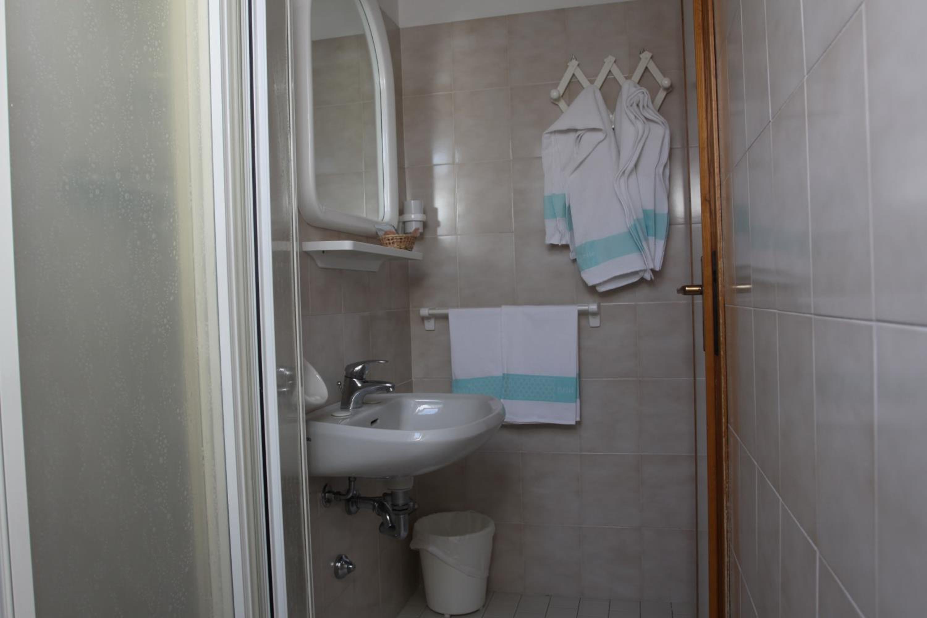 Double Room- Attic photo 2
