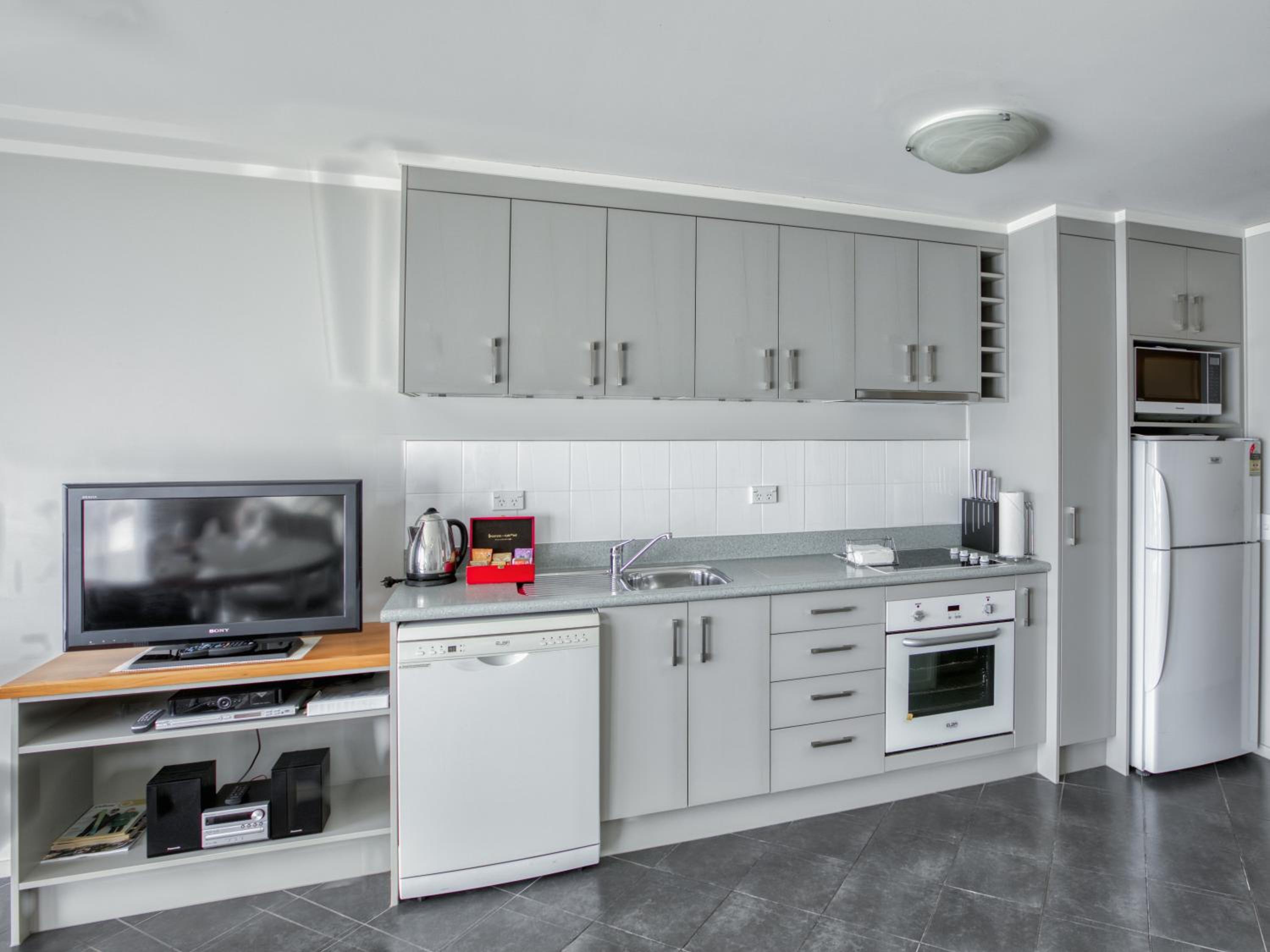 One-Bedroom Apartment - Photo 6