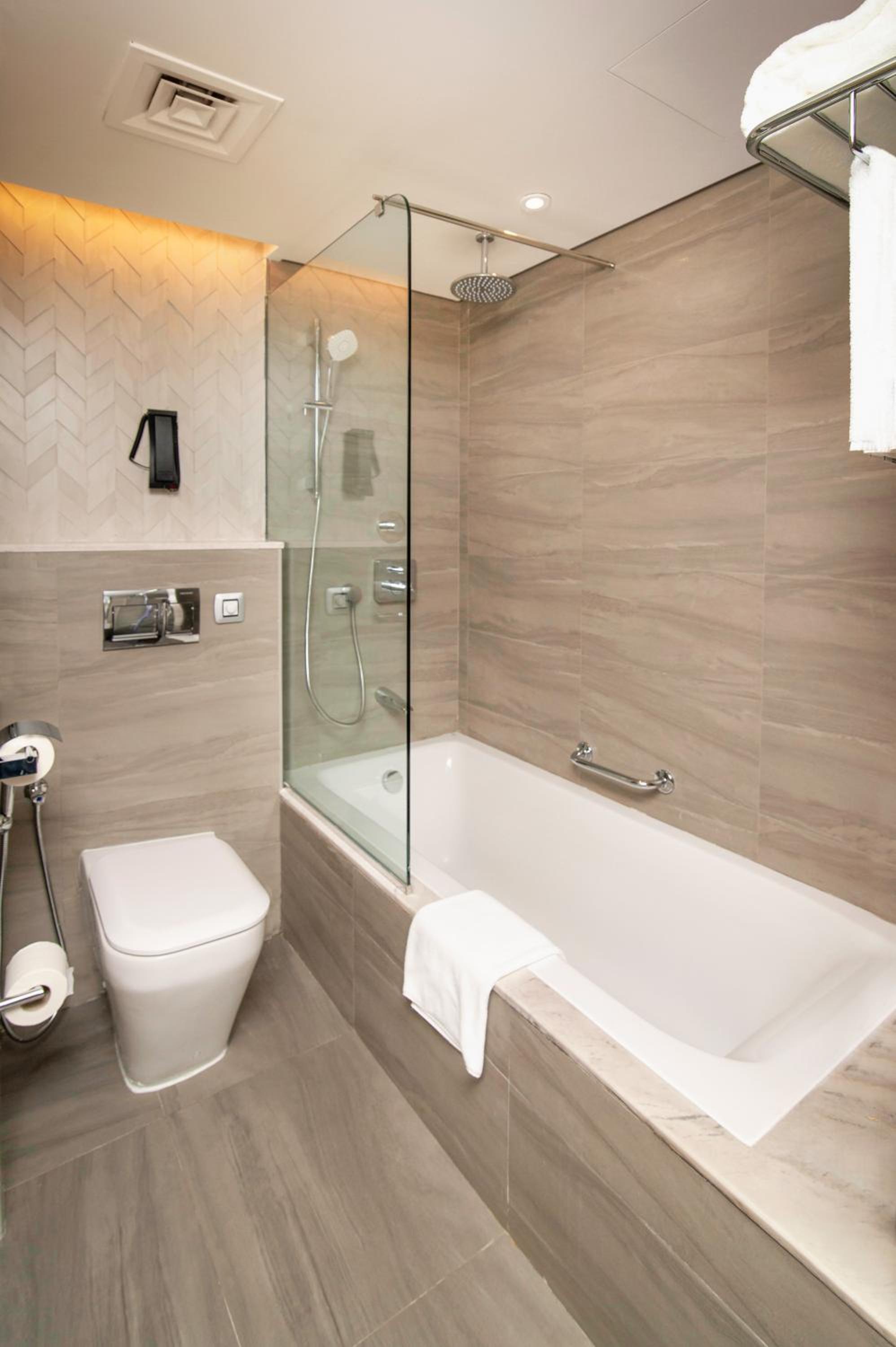 Executive Room with Sea View and Lounge Access Including Complimentary access to Surf Pool, Adventure Park, Wave Pool and Lazy River