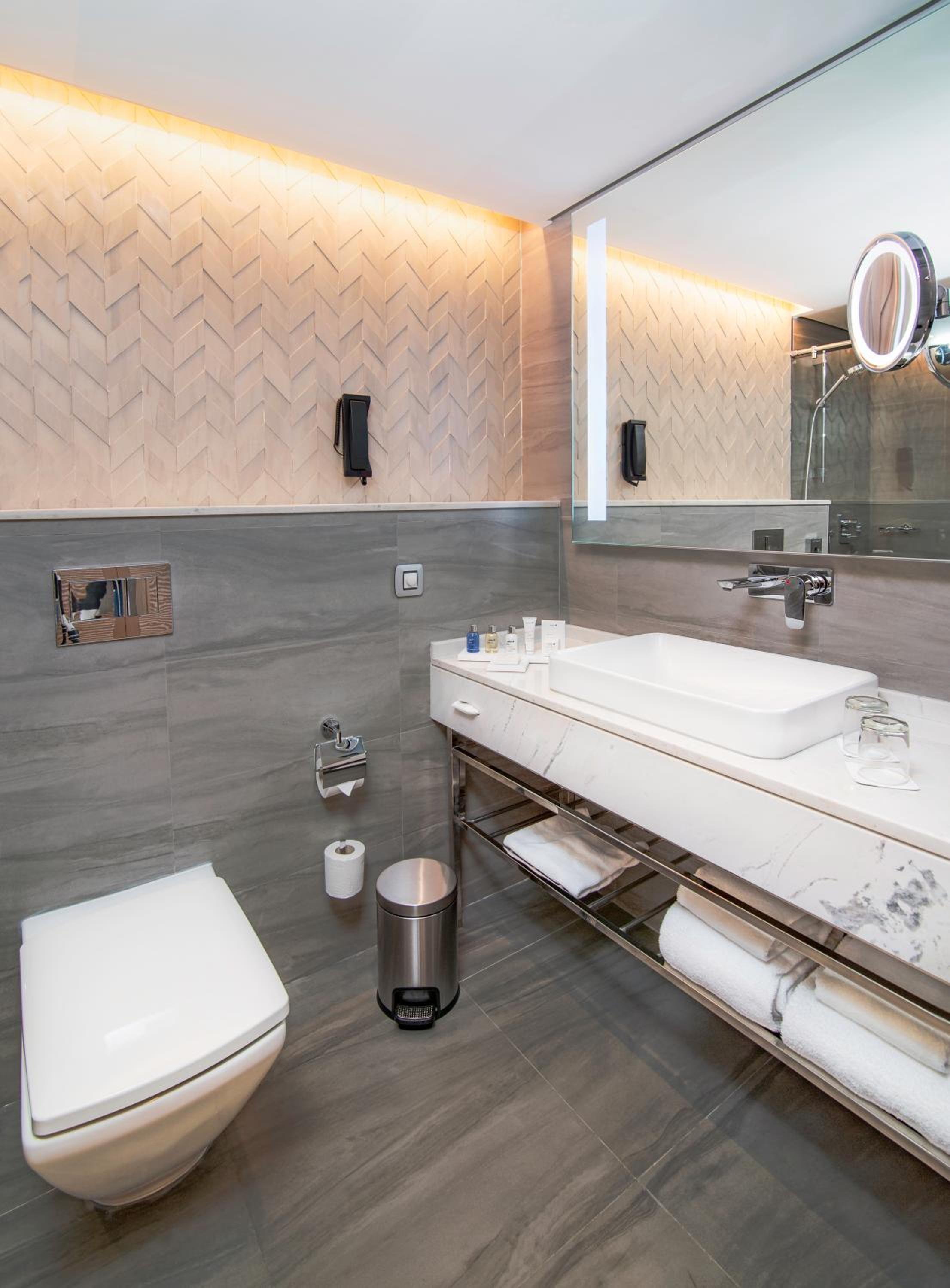 Premium Suite with Sea View and Lounge Access Including Complimentary access to Surf Pool, Adventure Park, Wave Pool and Lazy River — photo 3