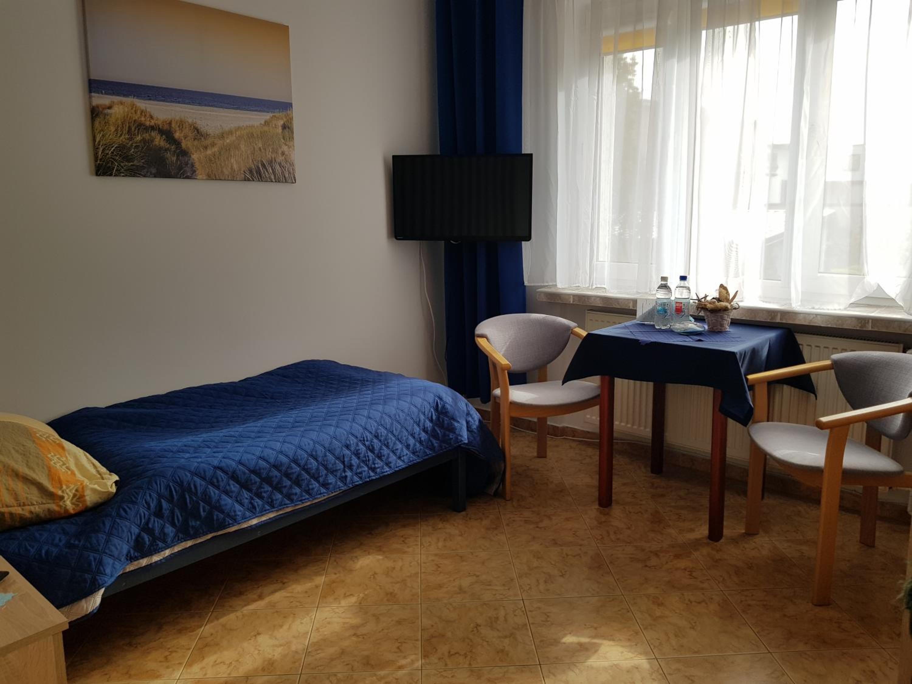 Twin Room - Photo 1