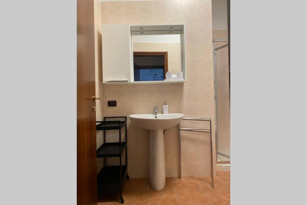One-Bedroom Apartment - Photo 2