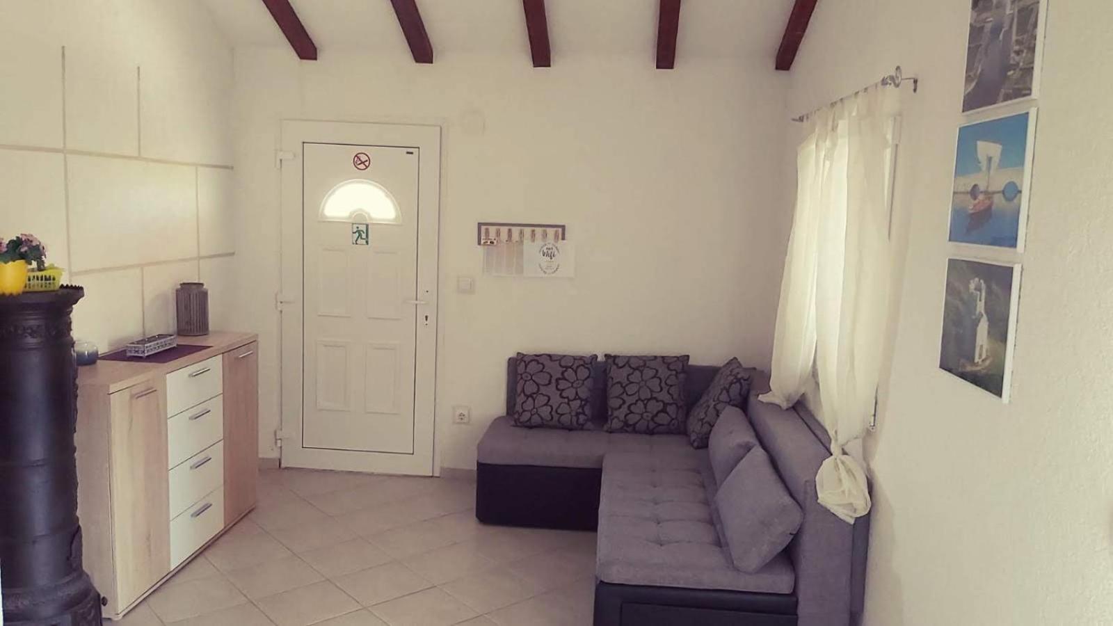 Apartment with Sea View - Photo 6