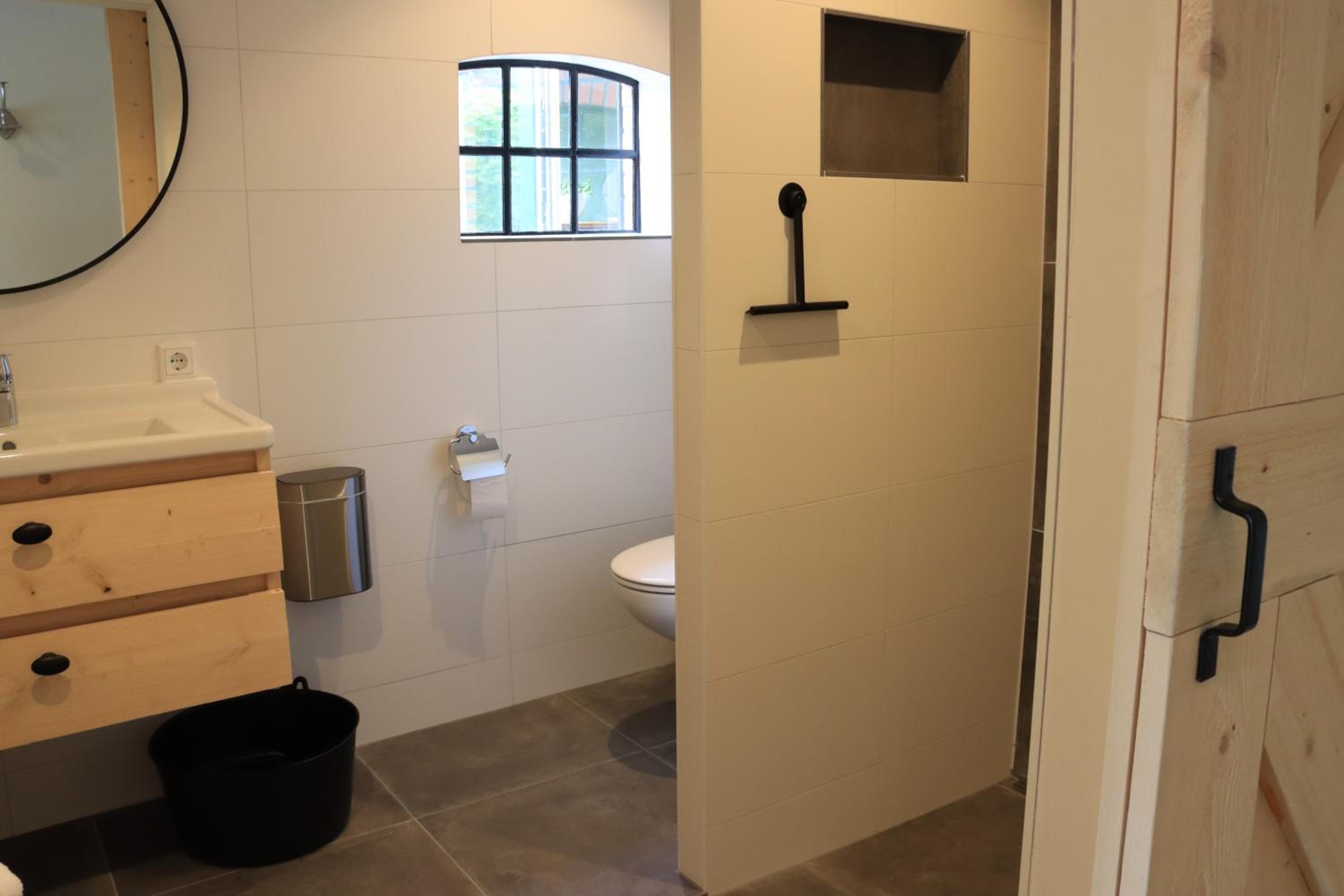 Double Room with Private Bathroom - Photo 3