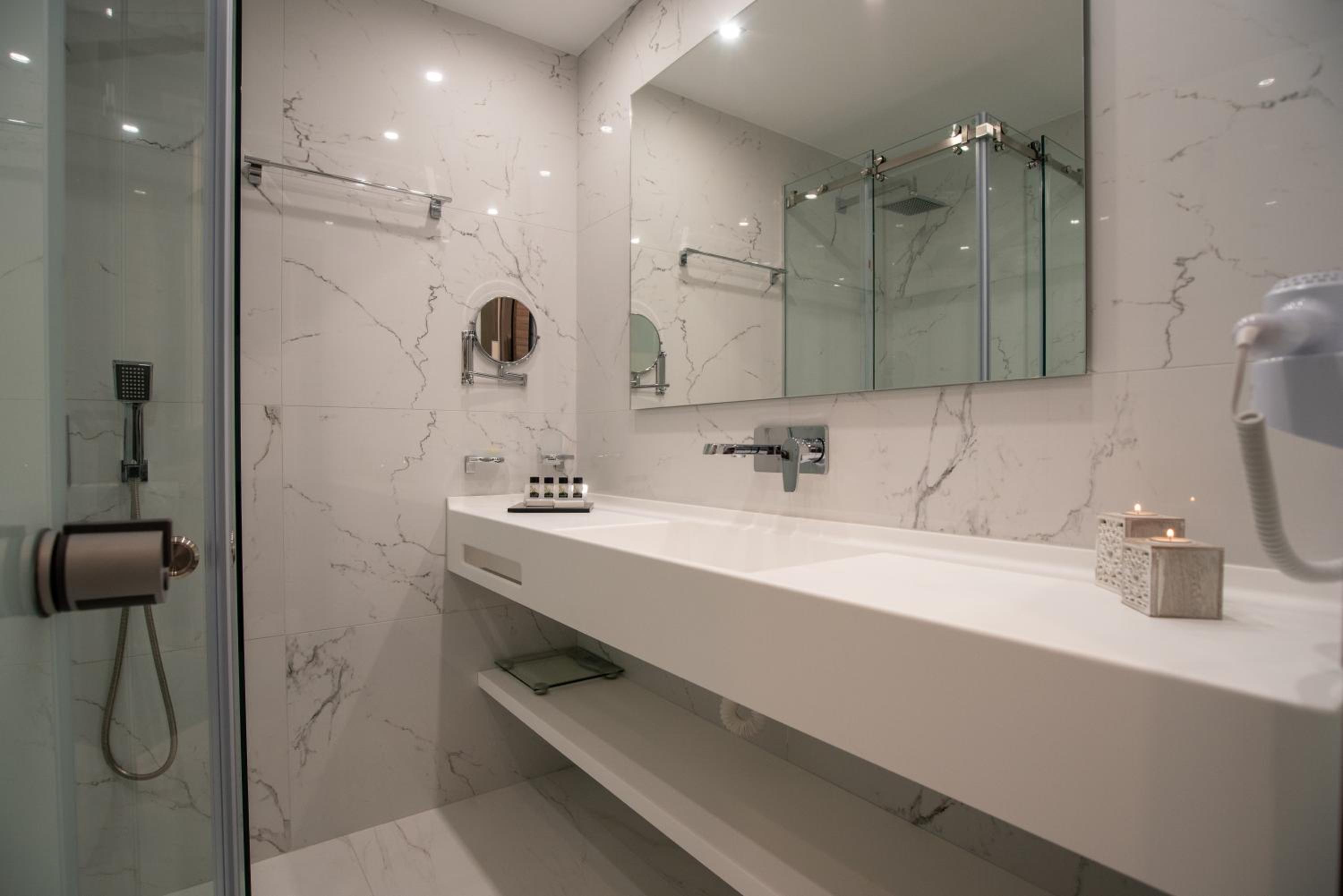Superior Triple Room - Photo 4