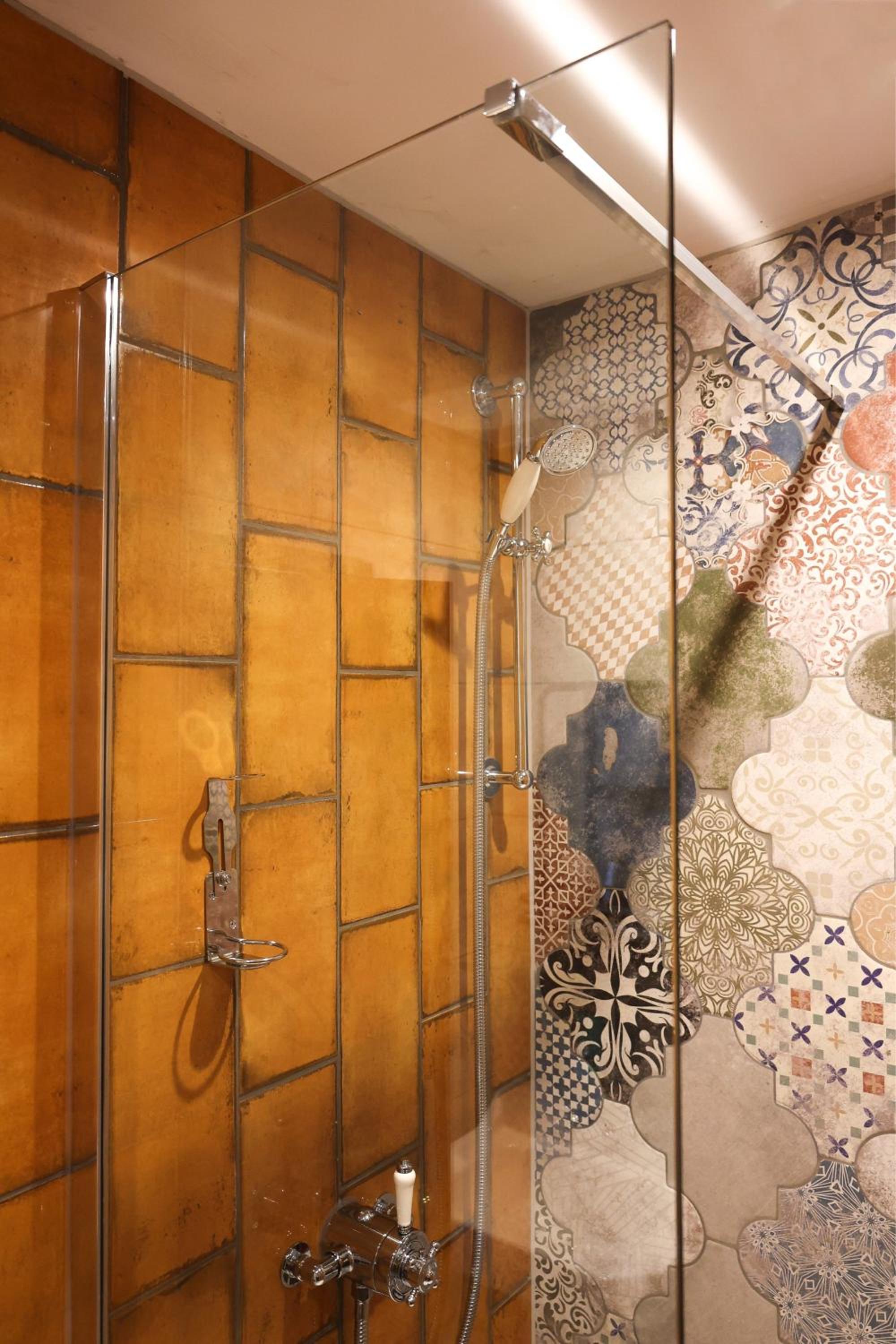Standard King Room - Photo 2