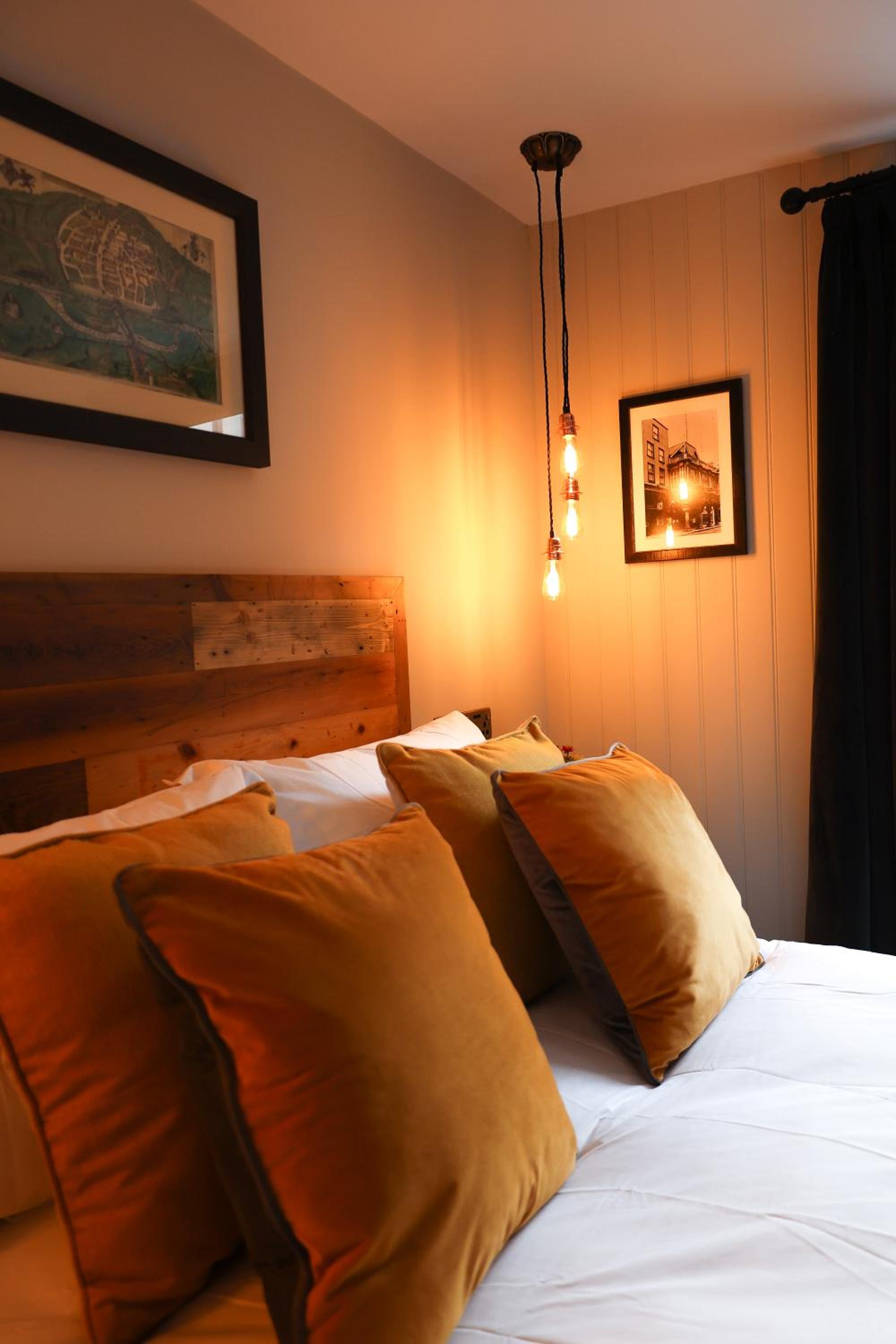 Standard King Room - Photo 4