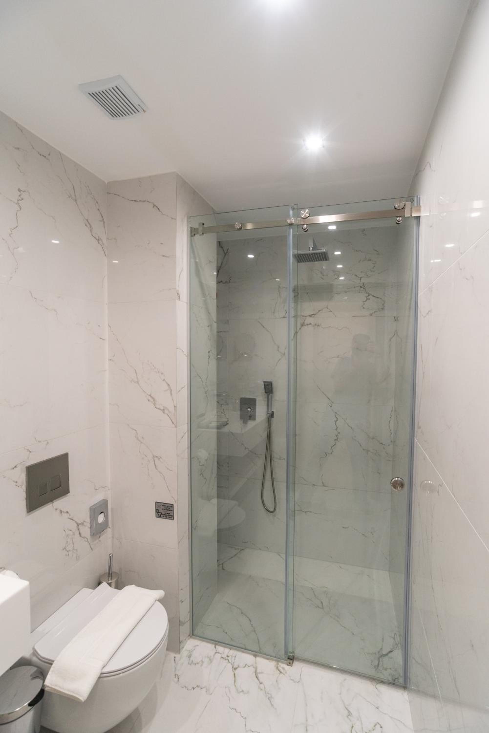 Deluxe Triple Room - Photo 8