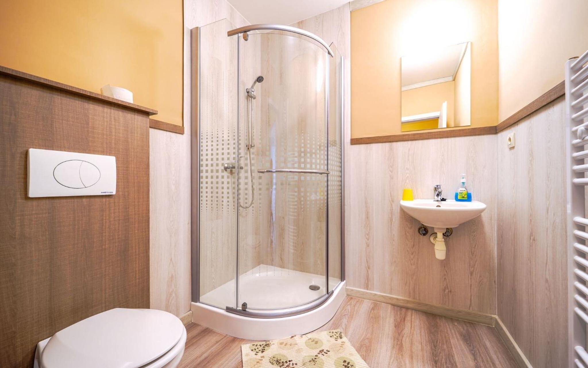 Double Room with Balcony - Photo 2