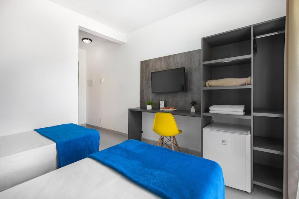 Deluxe Double Room with Balcony photo 3