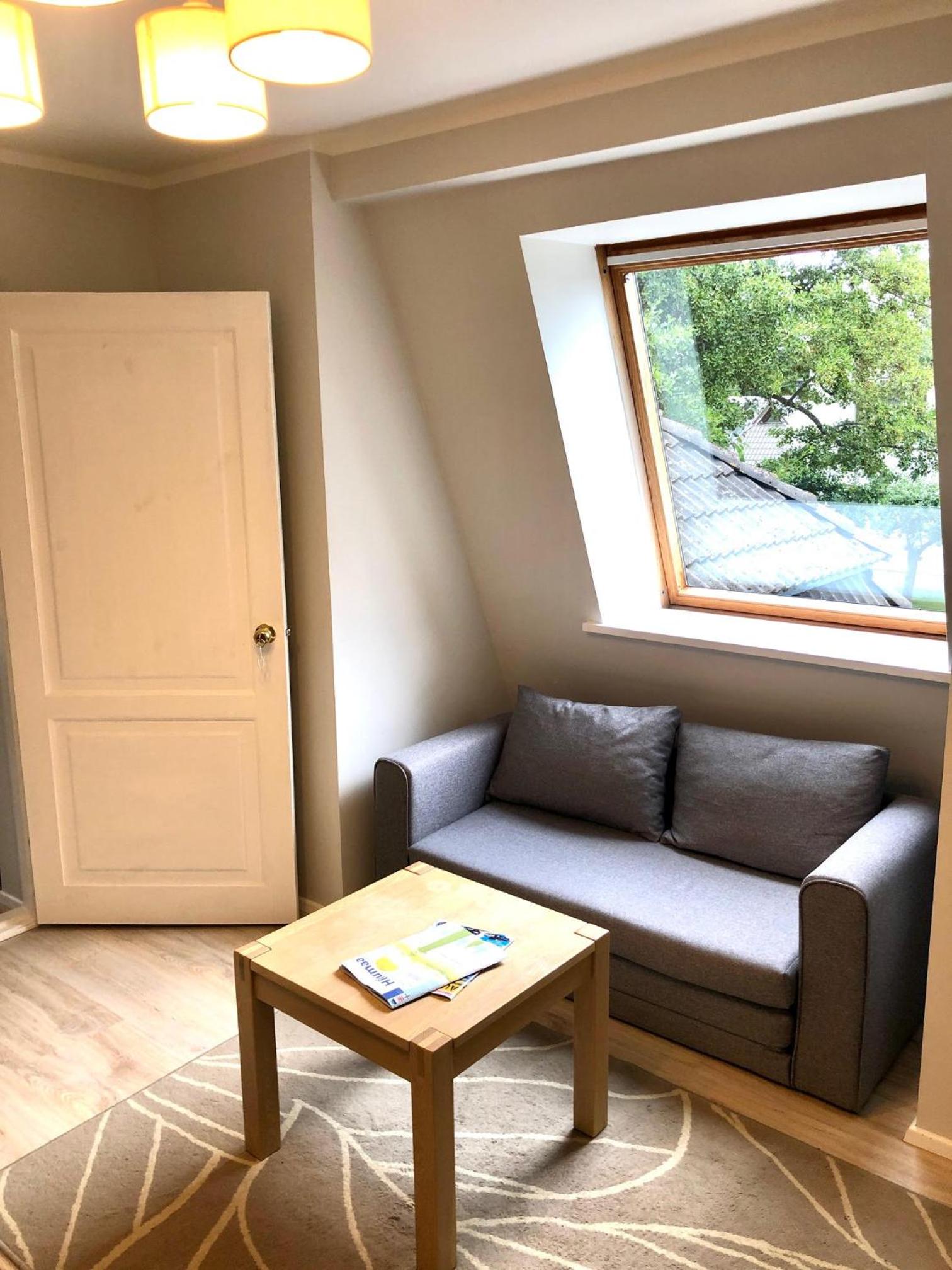 Apartment with Balcony - Photo 3
