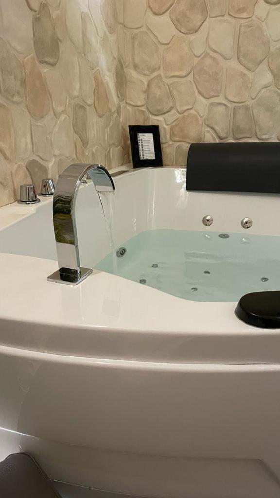 Deluxe Double Room with Bath photo 2