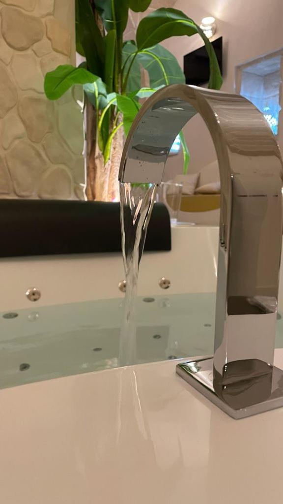 Deluxe Double Room with Bath photo 3