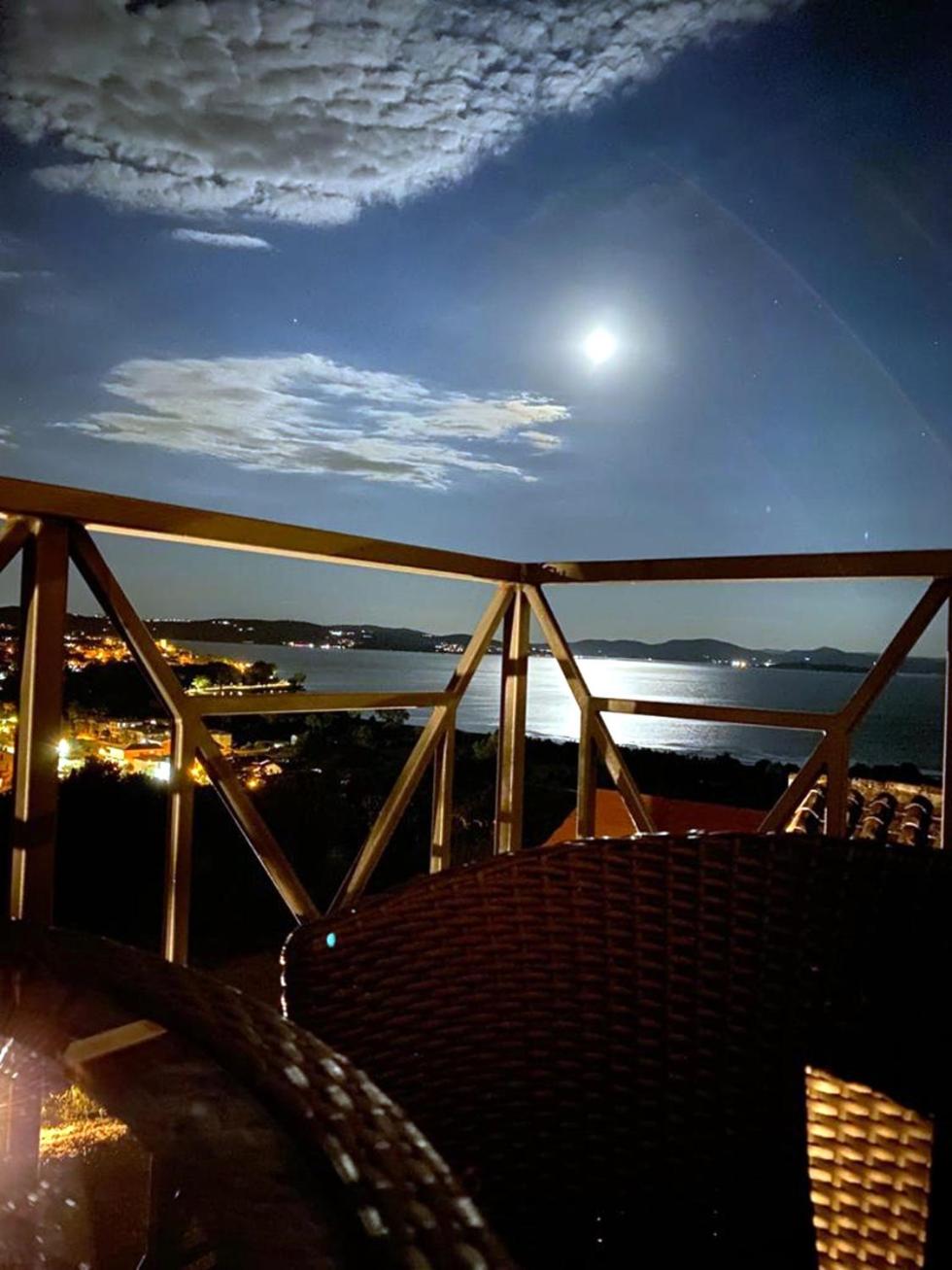 One-Bedroom Apartment with Balcony photo 3