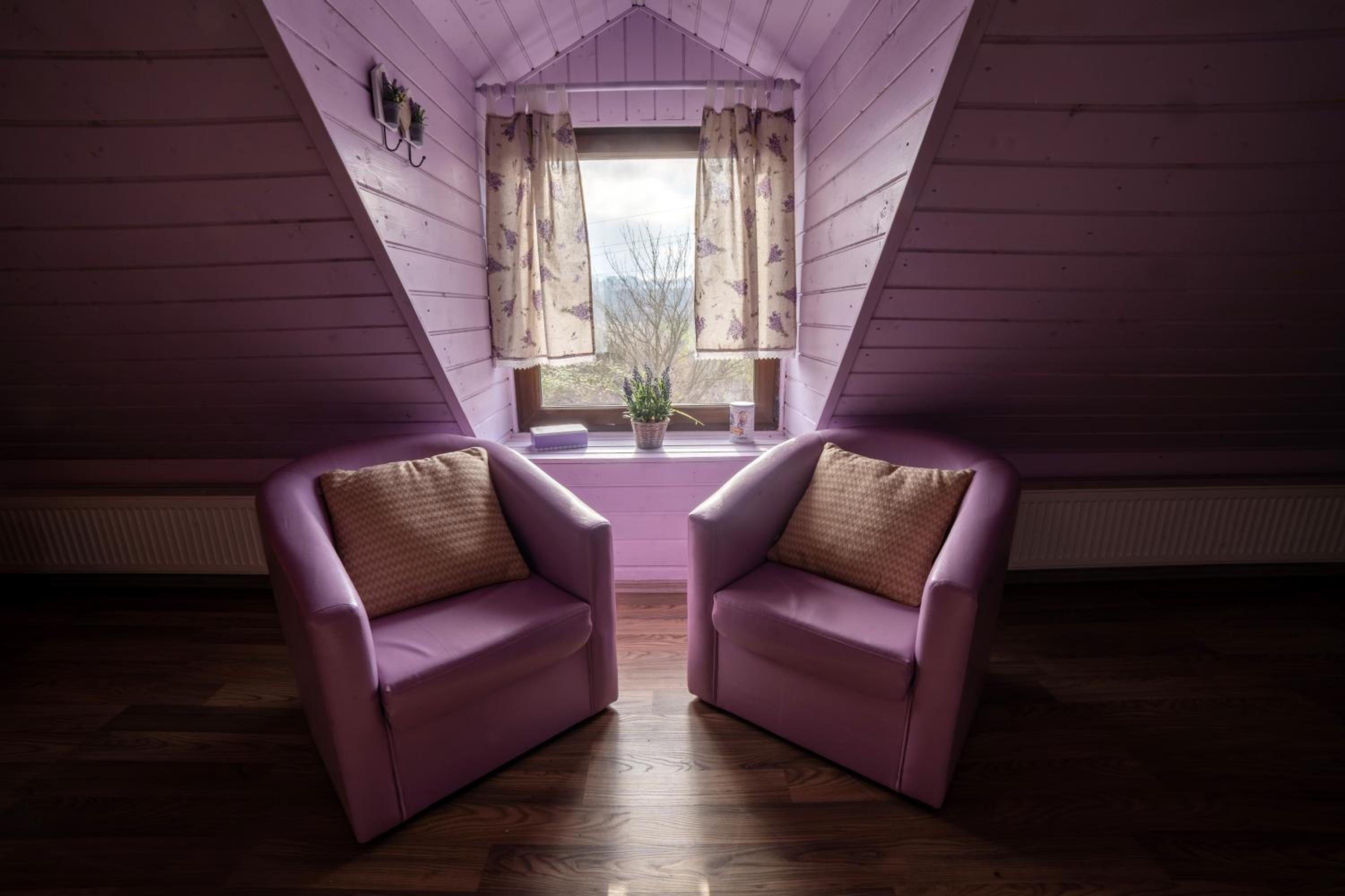 Double or Twin Room with Garden View - Photo 9