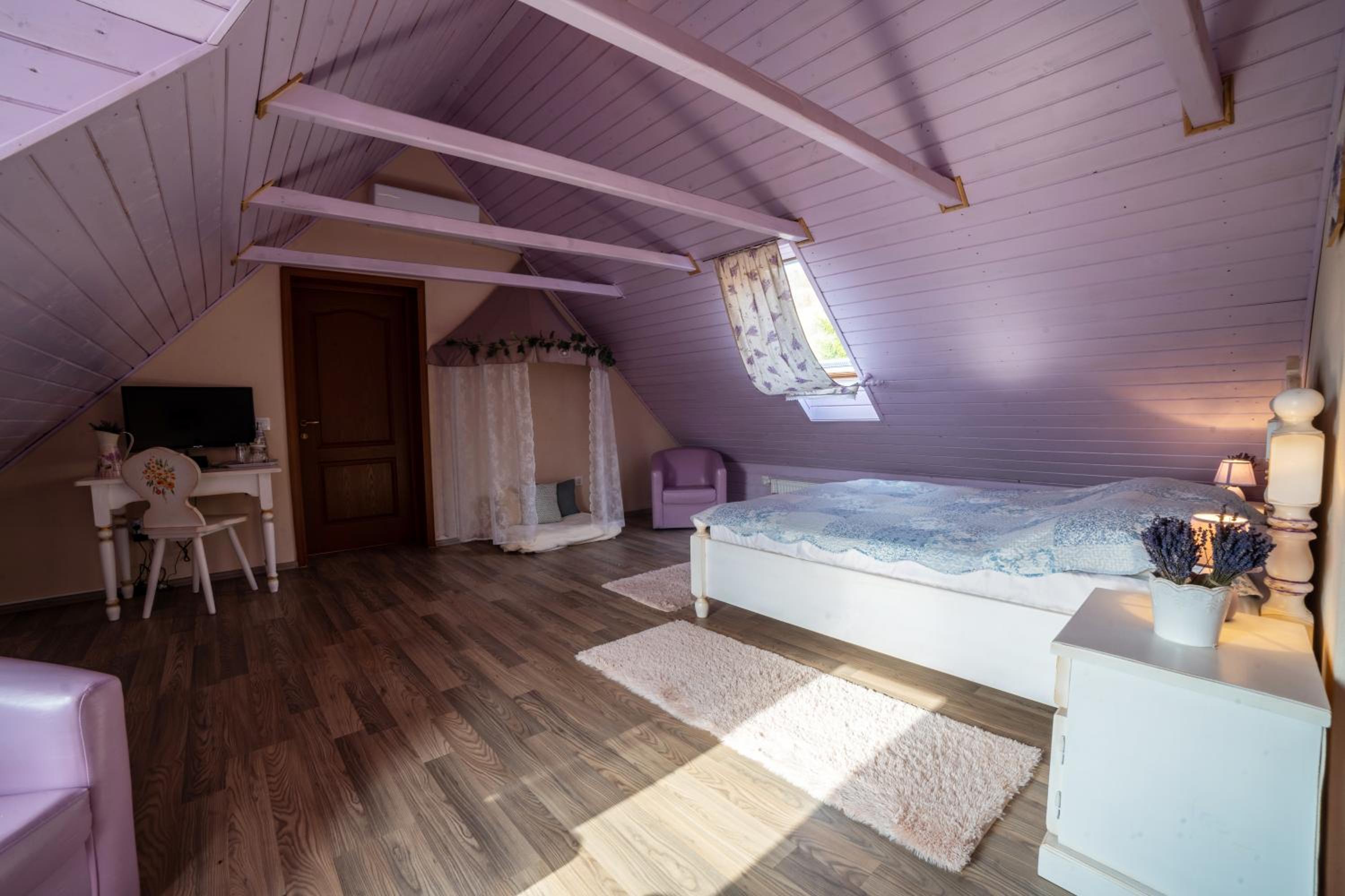 Double or Twin Room with Garden View - Photo 12