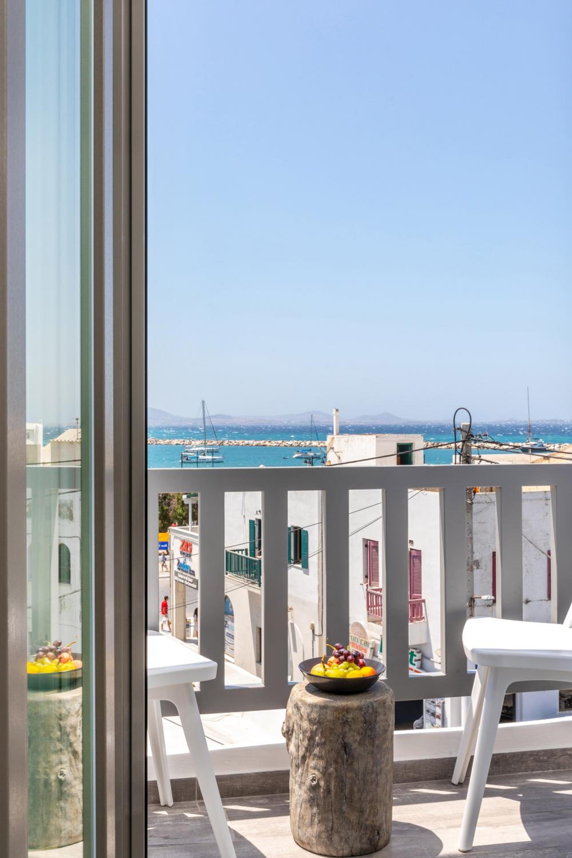 Deluxe Suite with Sea View photo 3