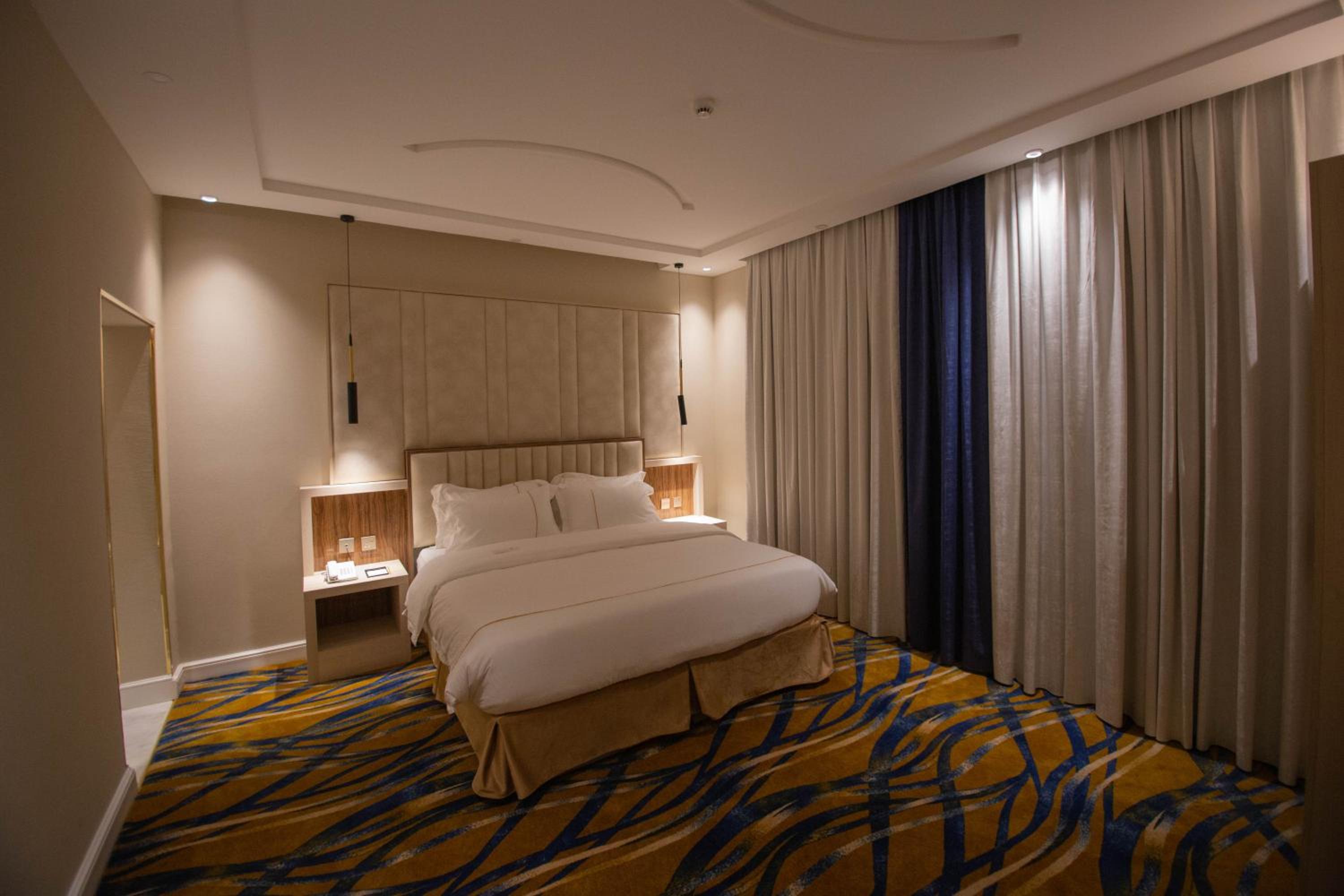 Deluxe Suite photo 3