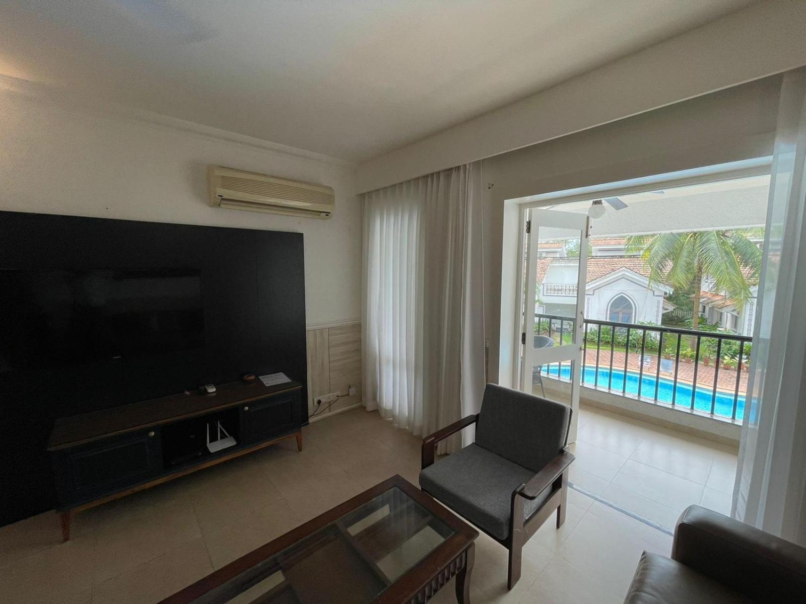  One-Bedroom Apartment with Pool View  photo 2