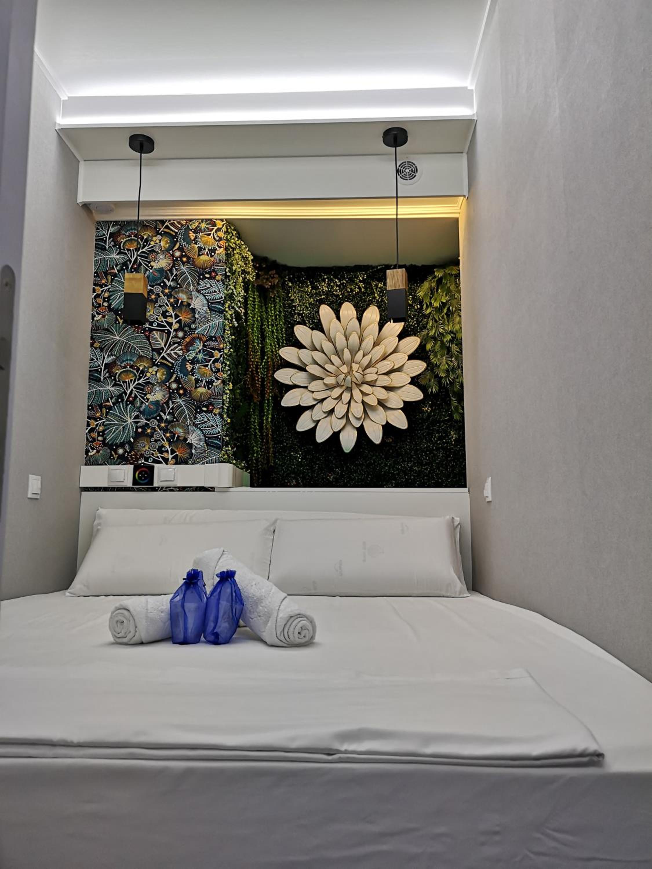 Double Room with Shared Bathroom photo 2