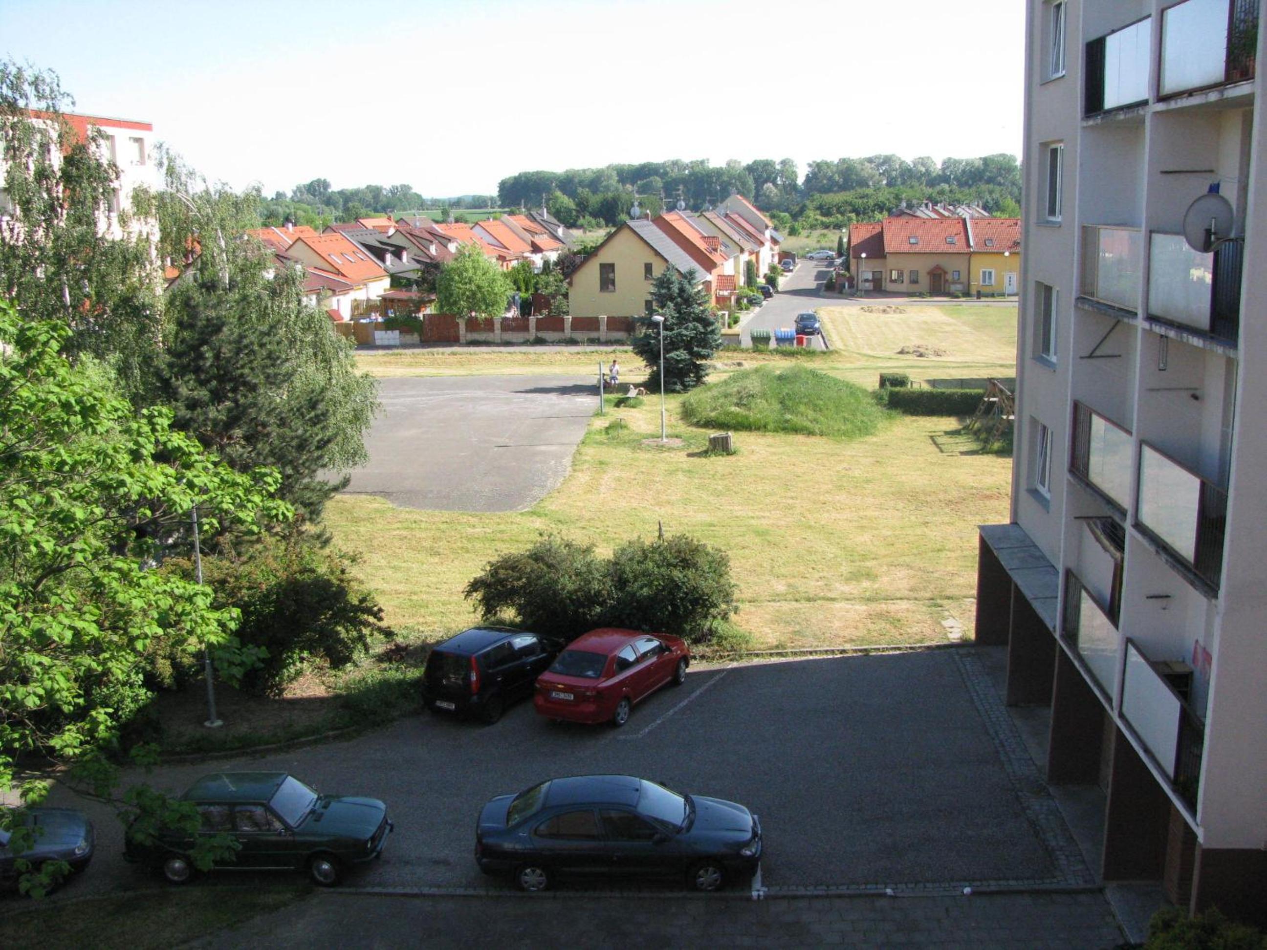 One-Bedroom Apartment with Balcony photo 2