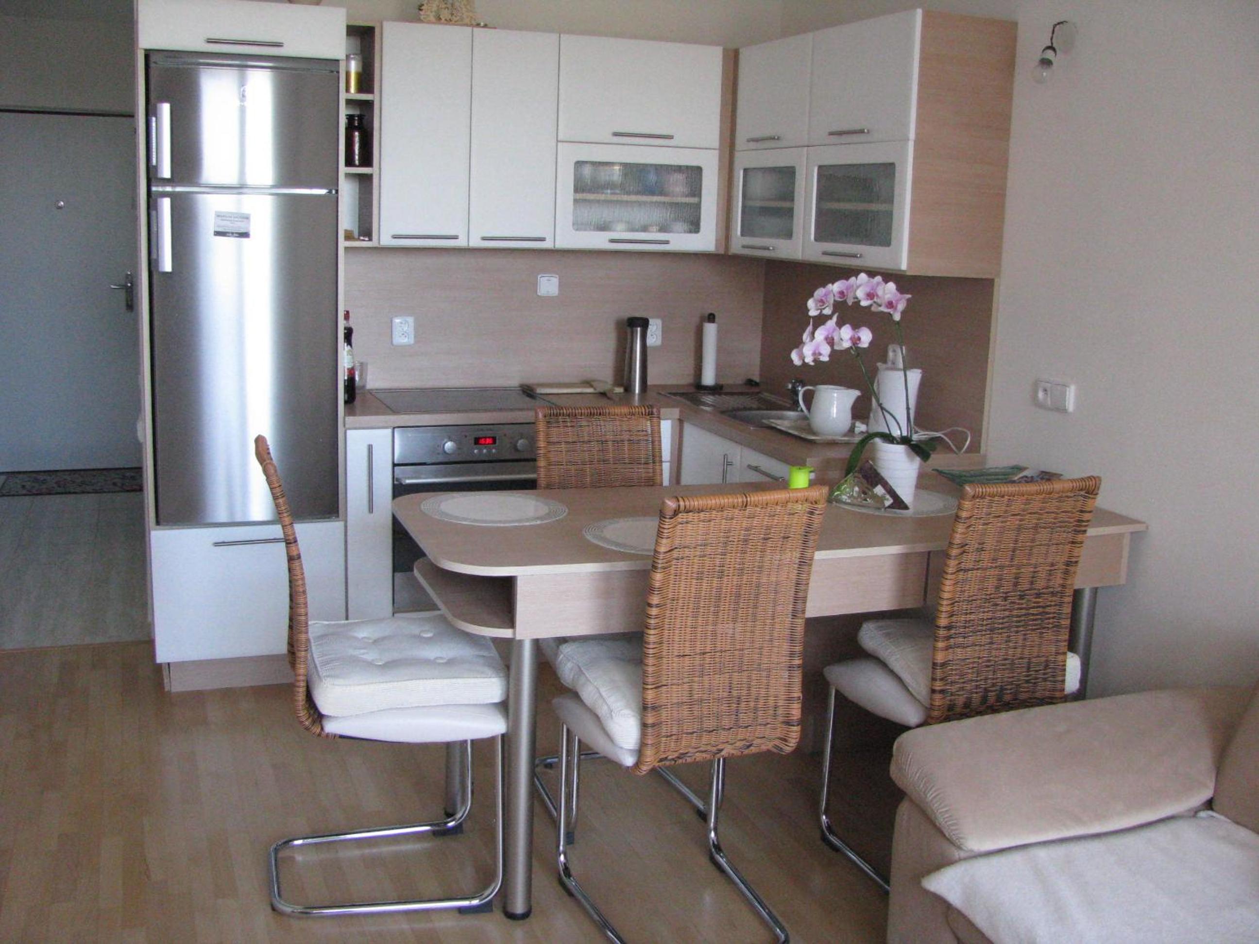 One-Bedroom Apartment with Balcony photo 3