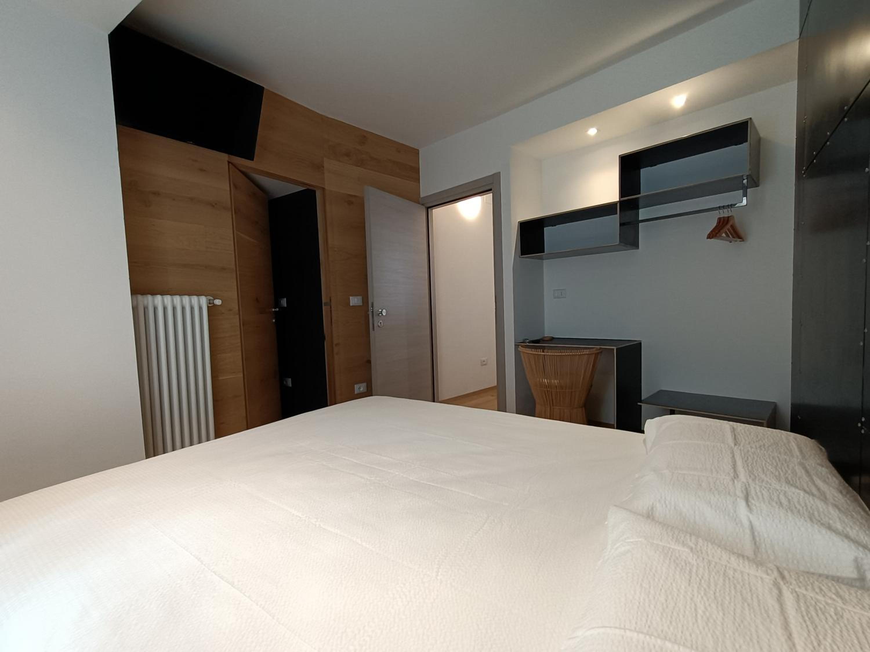 Economy Double Room - Photo 3