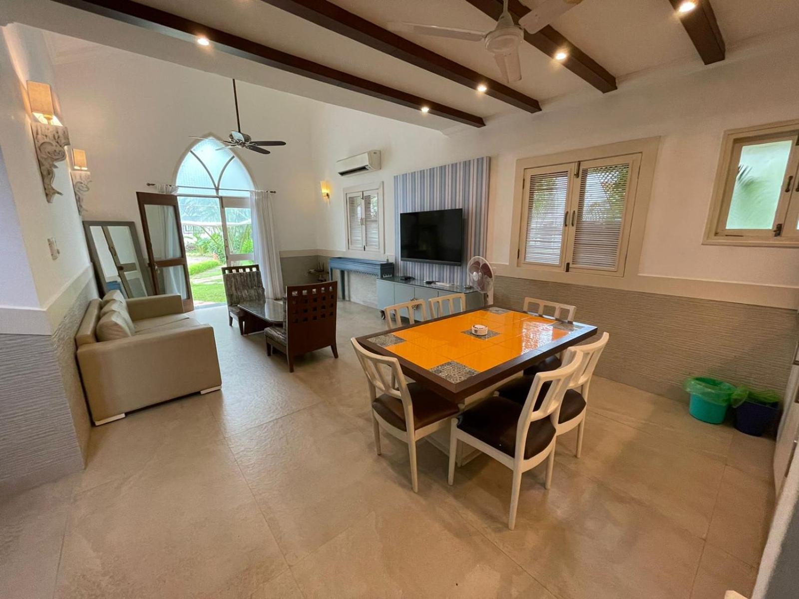 Three-Bedroom Villa with Pool View - Photo 11