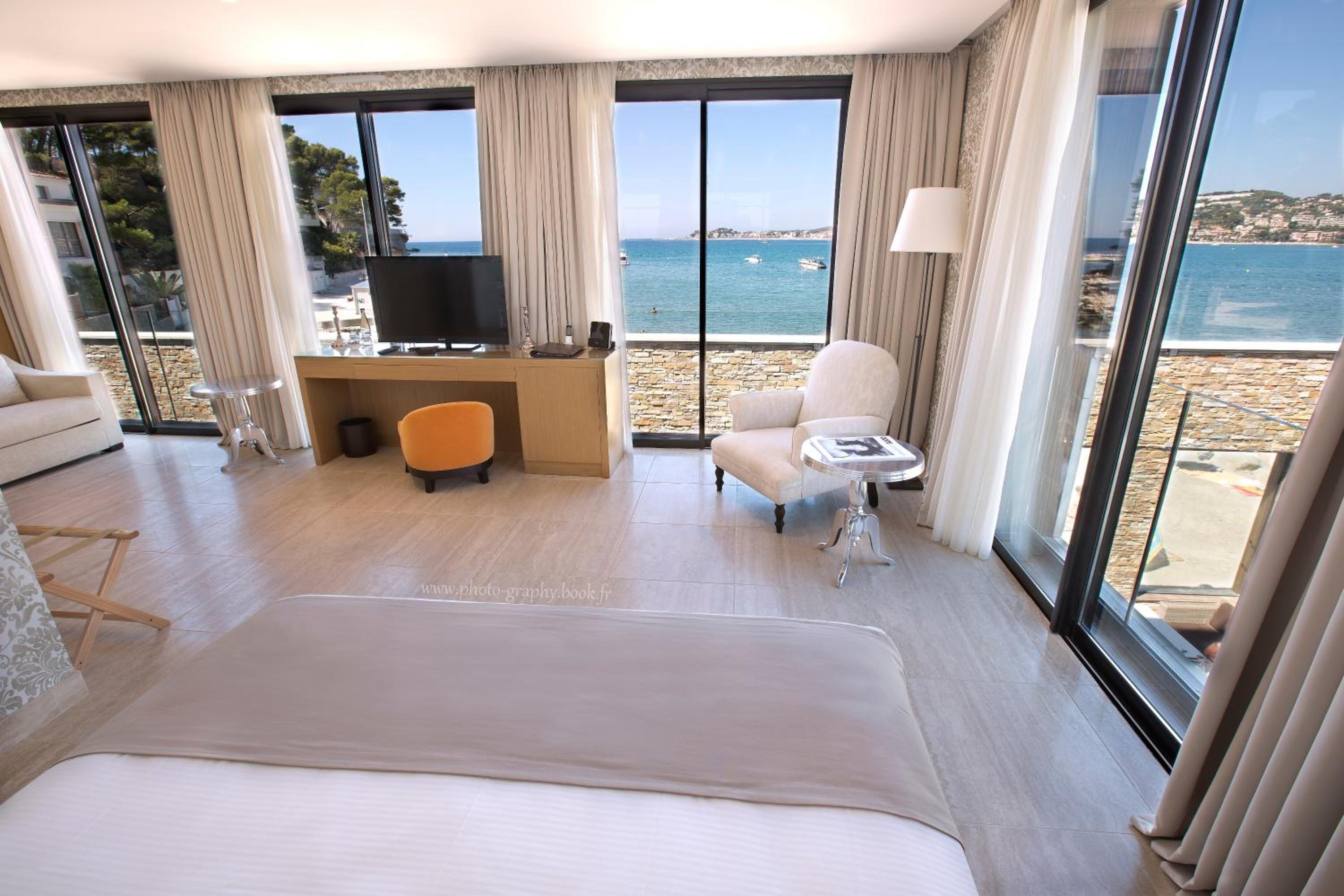 Junior Suite with Sea View photo 2