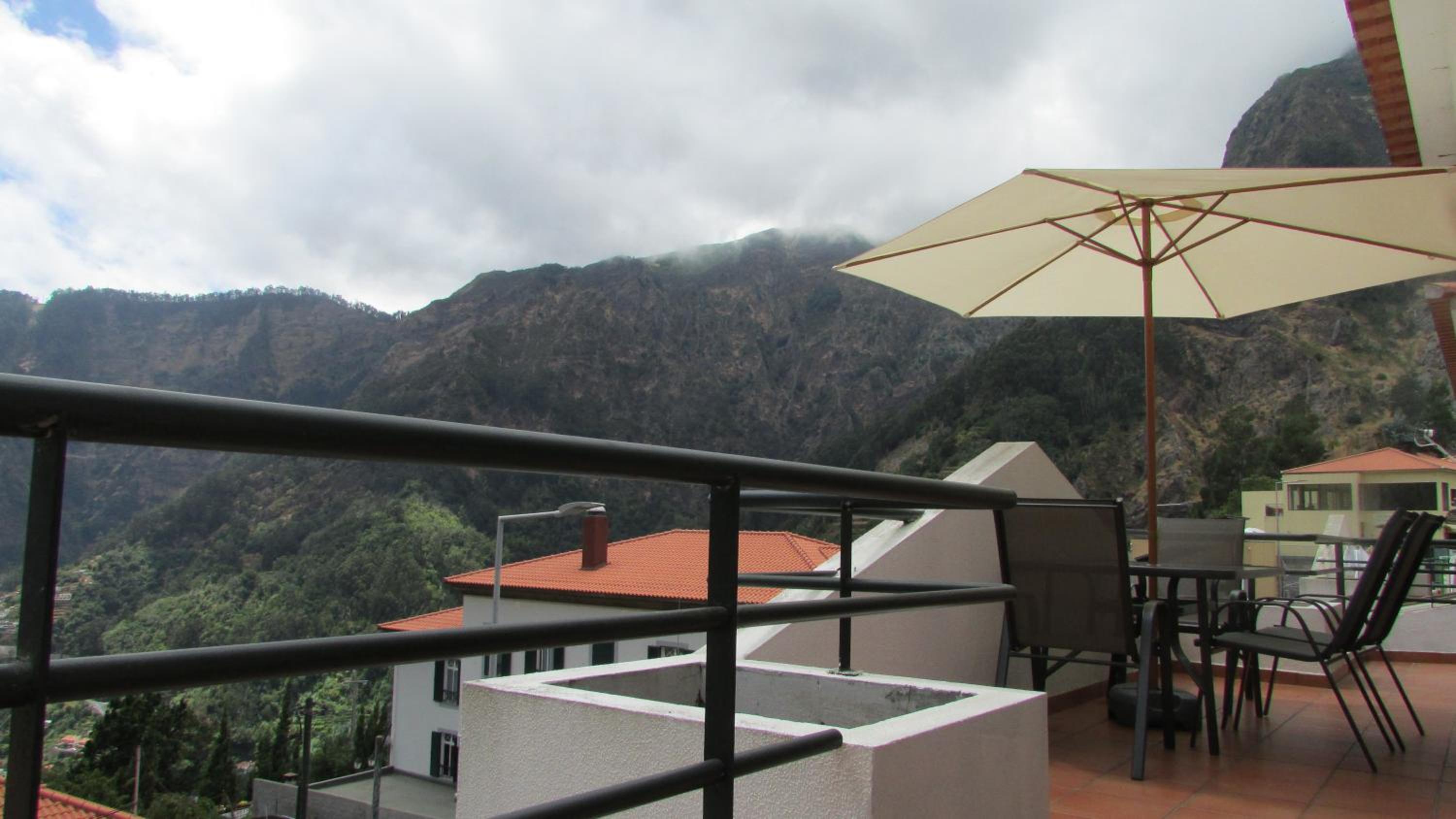 Apartment with Mountain View - Photo 53
