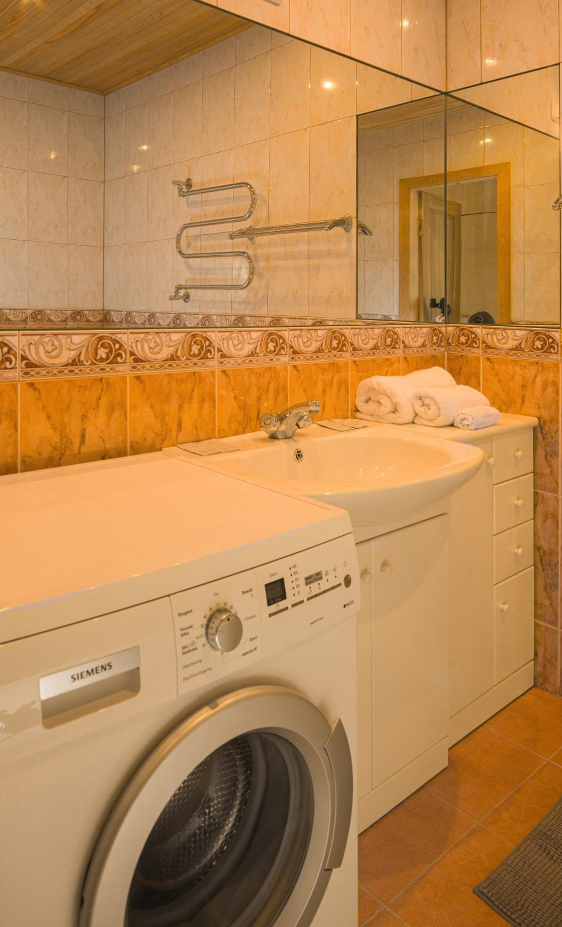 Two-Bedroom House - Photo 10