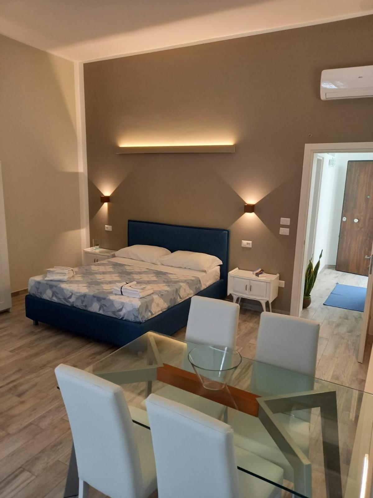 Deluxe Double Room with Balcony photo 1