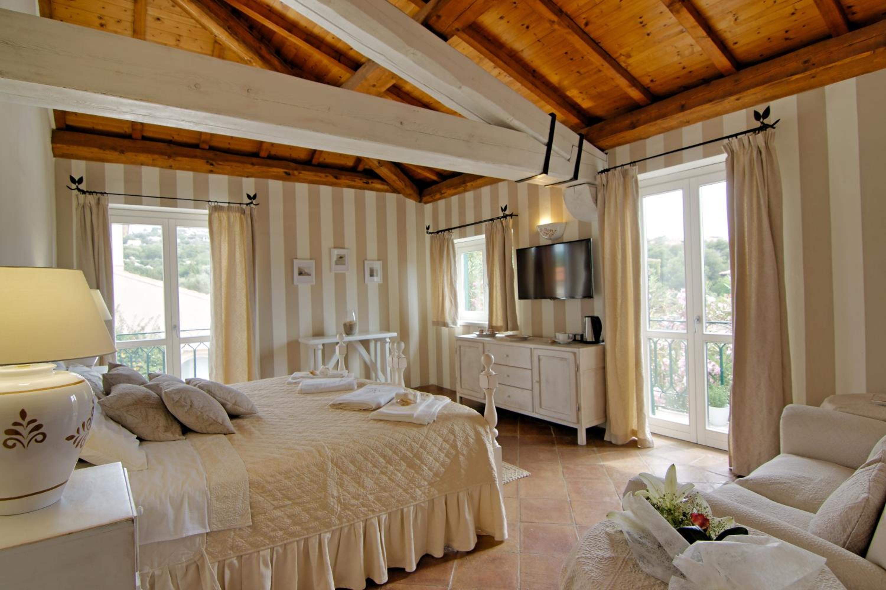 Large Suite with Balcony