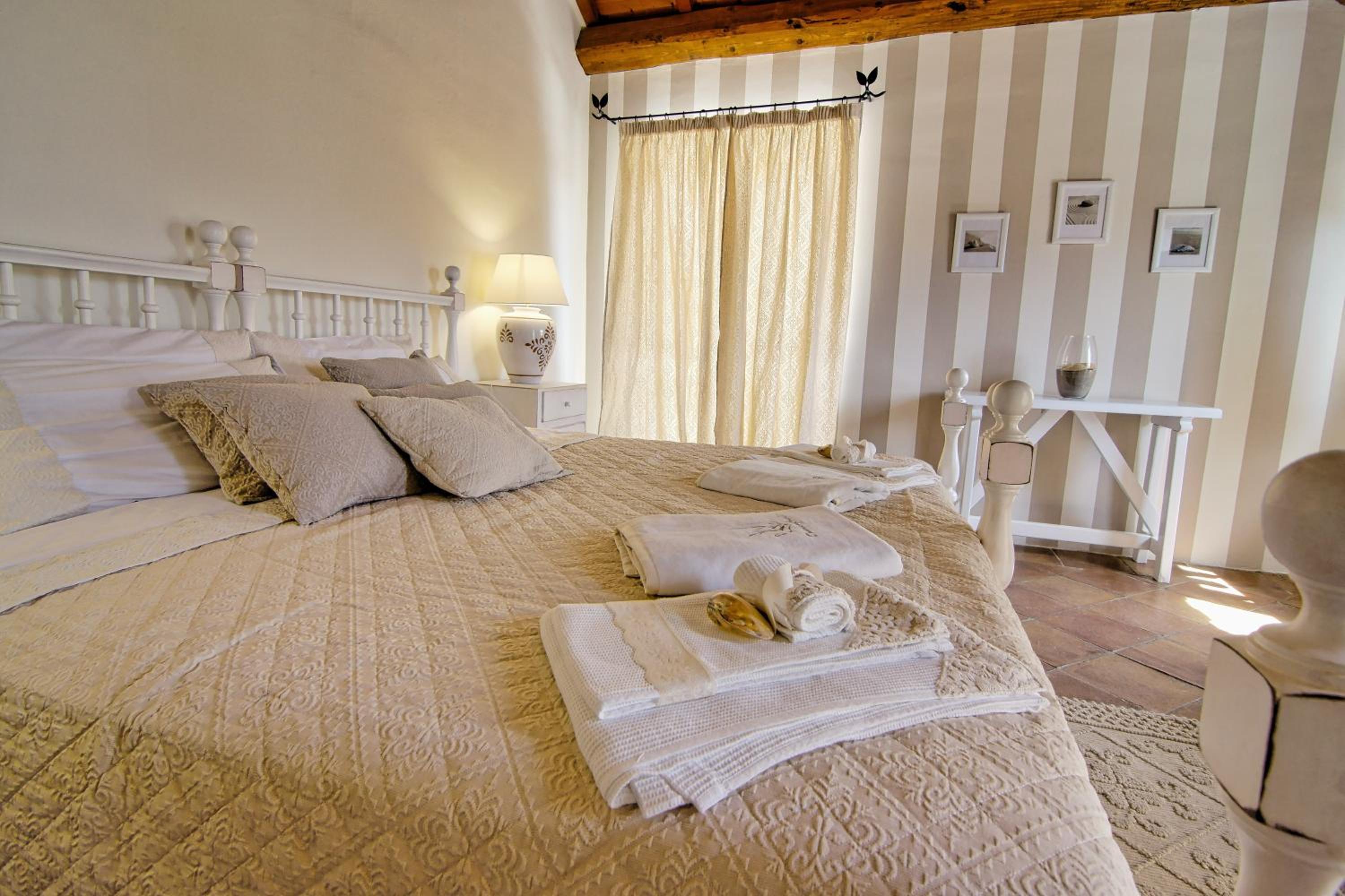 Large Suite with Balcony photo 2