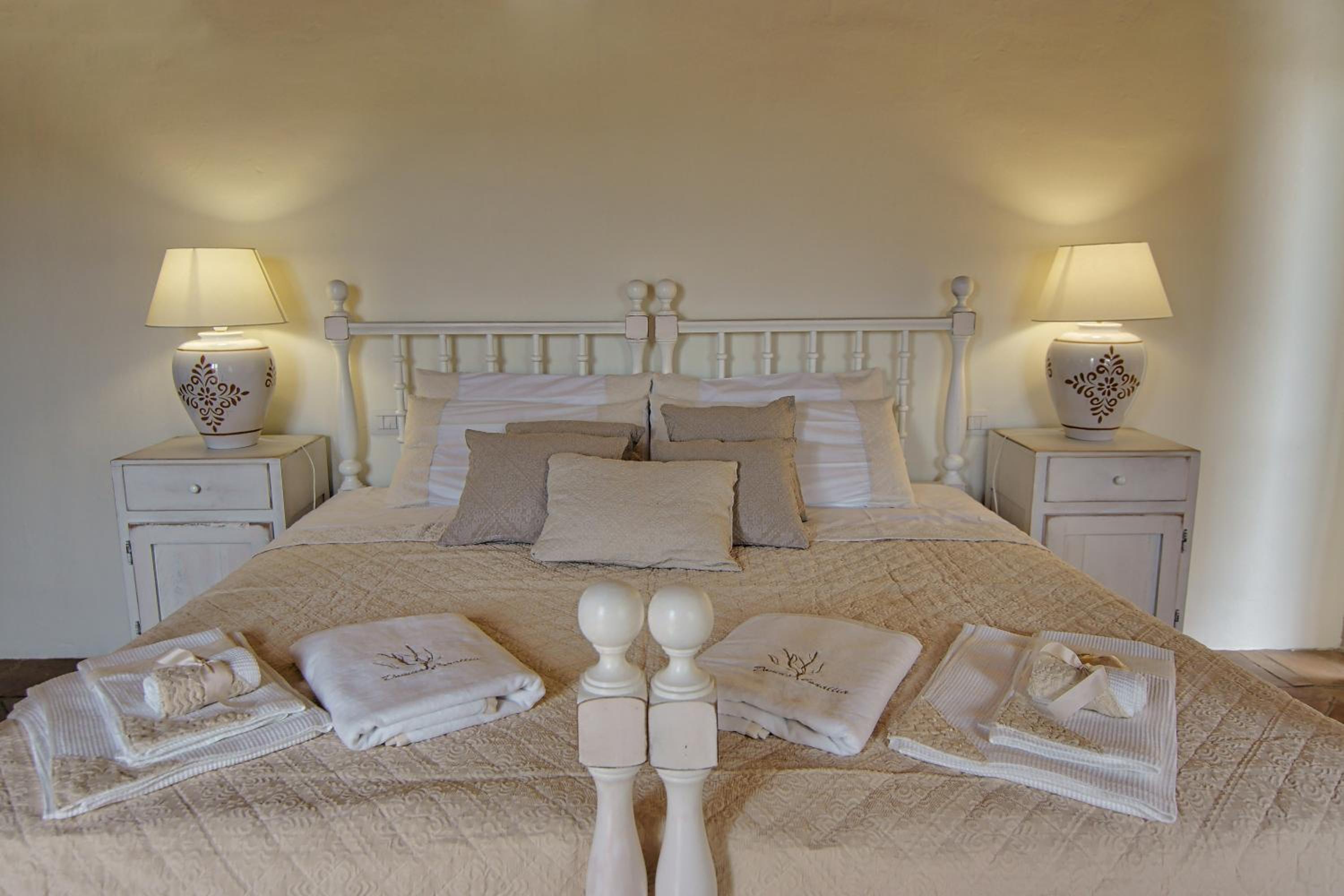 Large Suite with Balcony photo 3