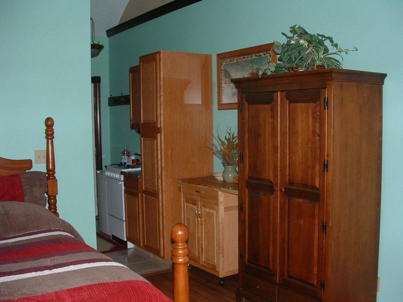 Two Queen Bed Cottage with Spa Bath