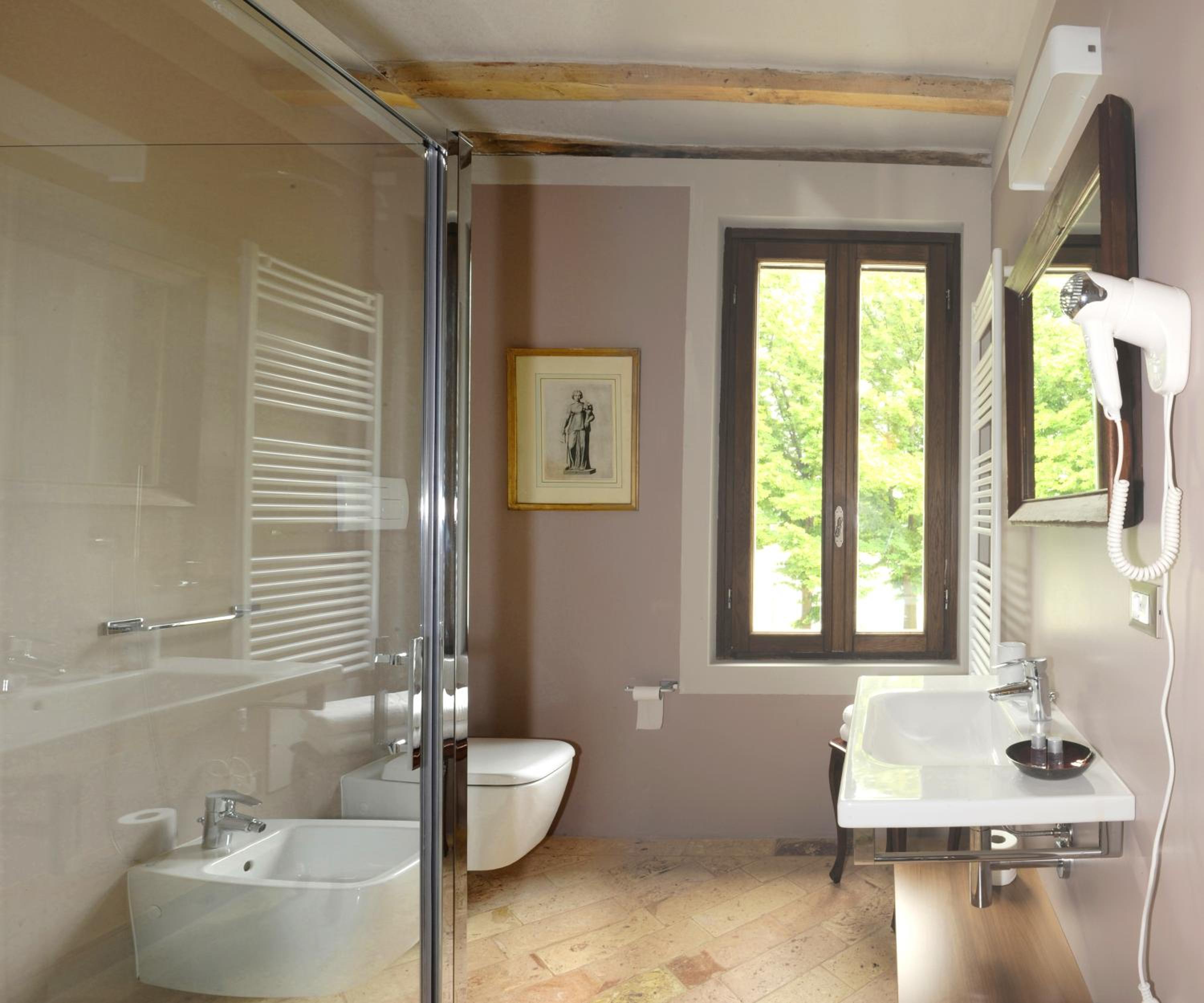 Deluxe Double Room with Extra Bed - Photo 5