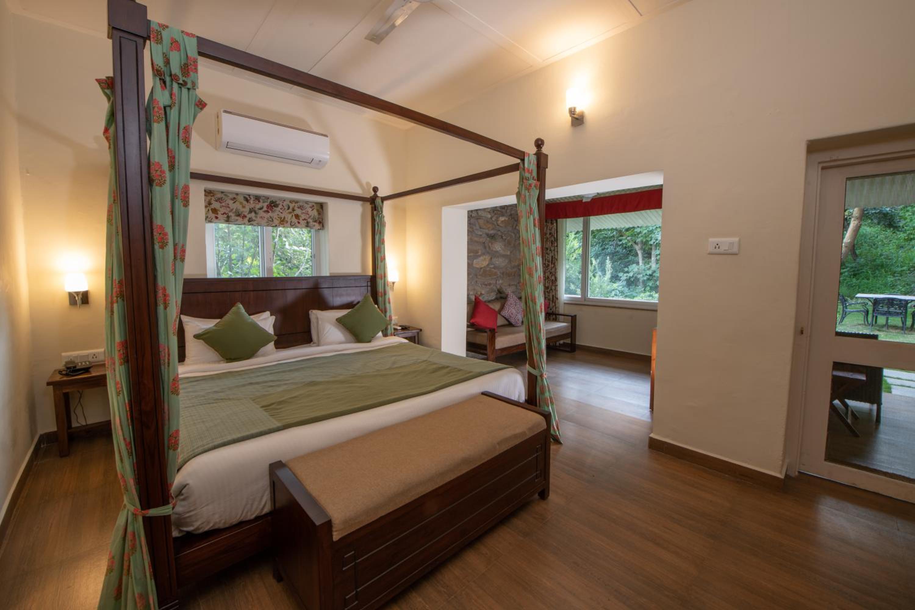 Cottage with Jungle View - Photo 1