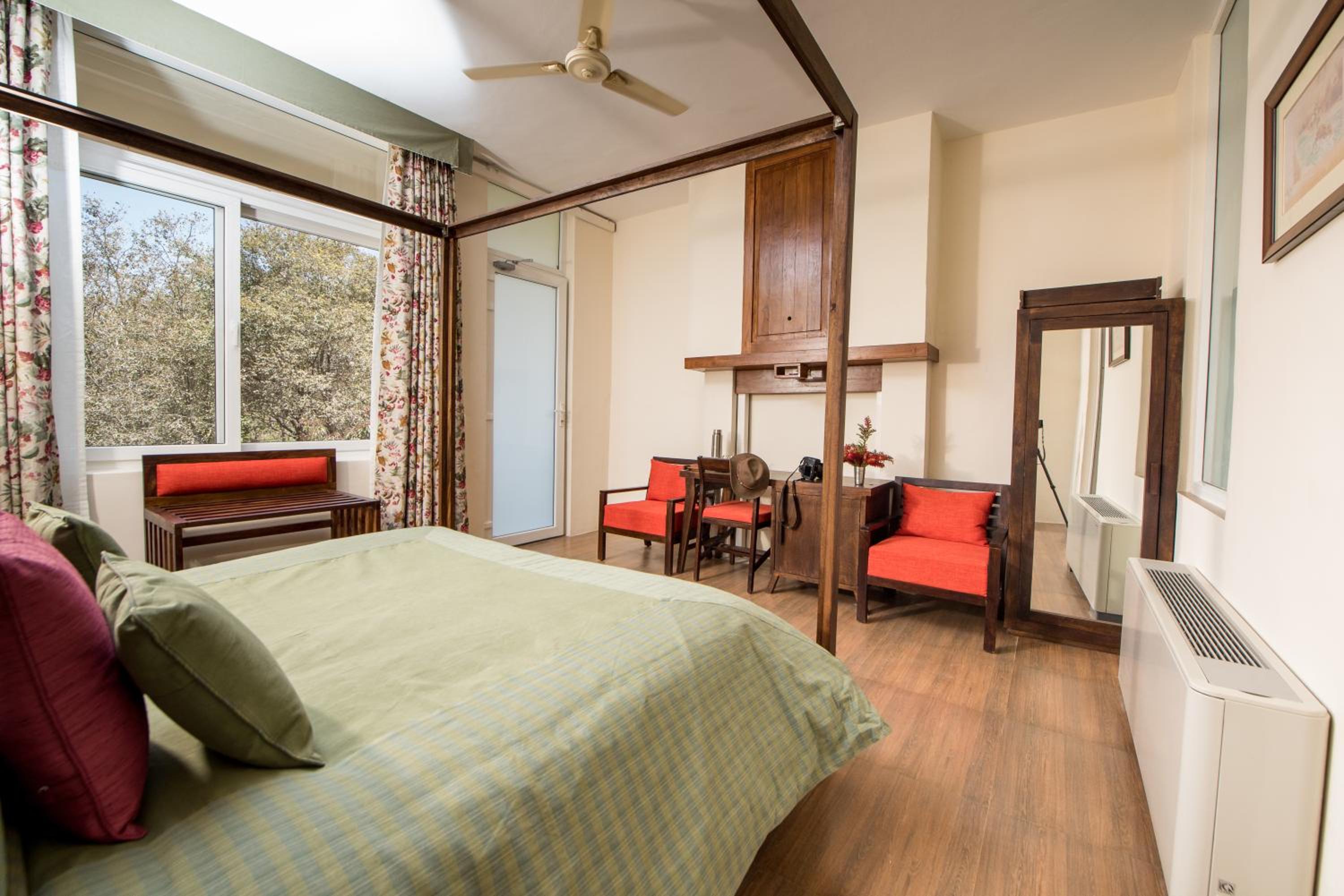 Deluxe Double Room - Photo 8