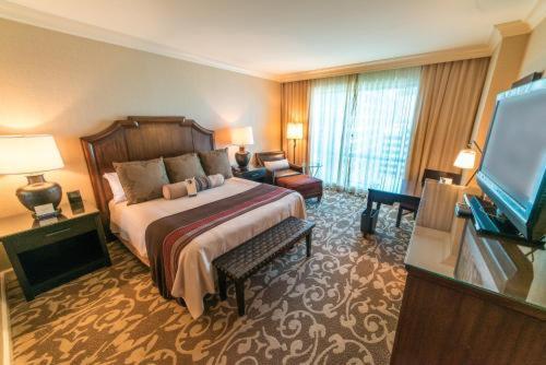 Deluxe Room 1 King Bed