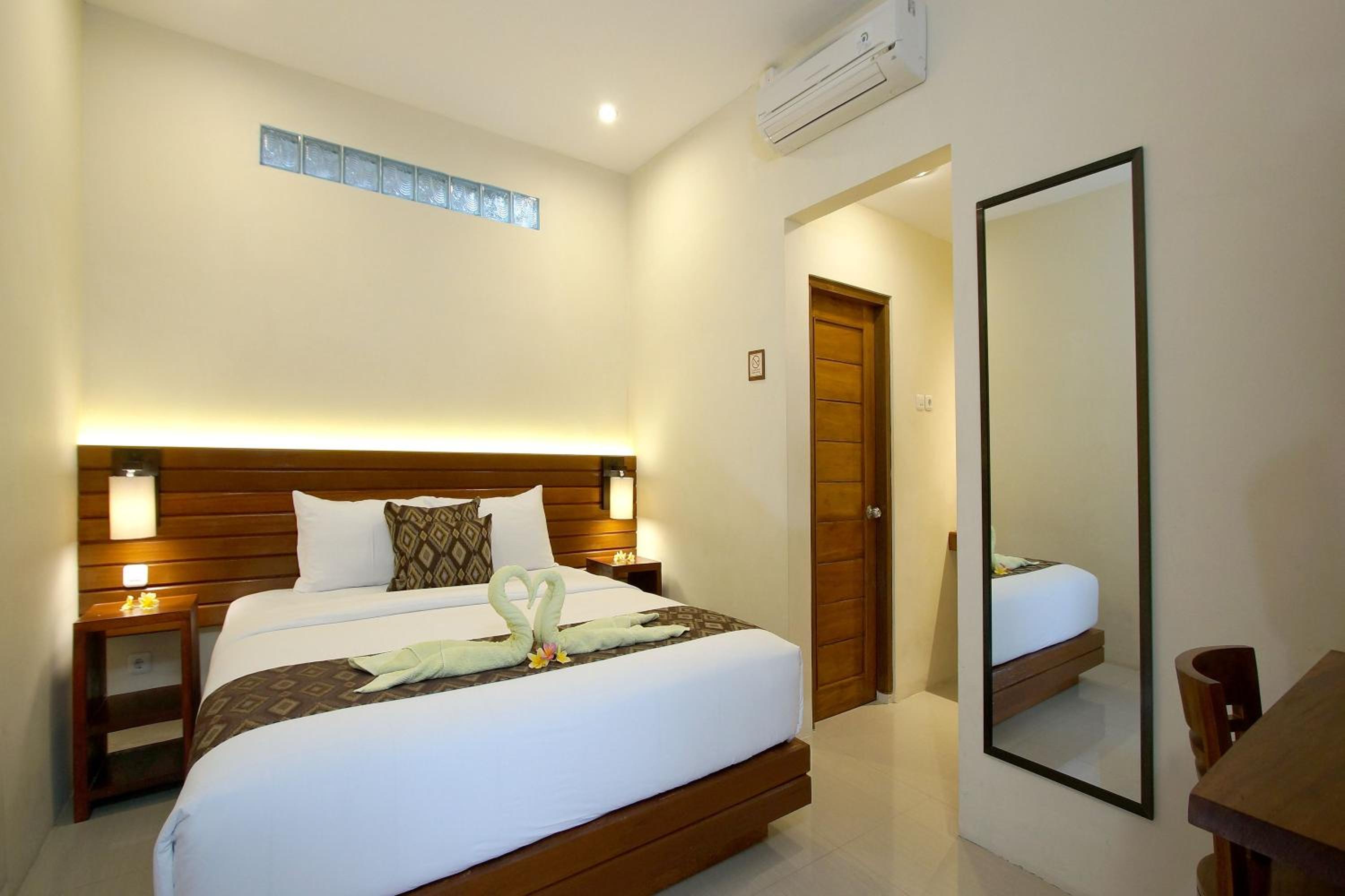 Deluxe Queen Room - Photo 2
