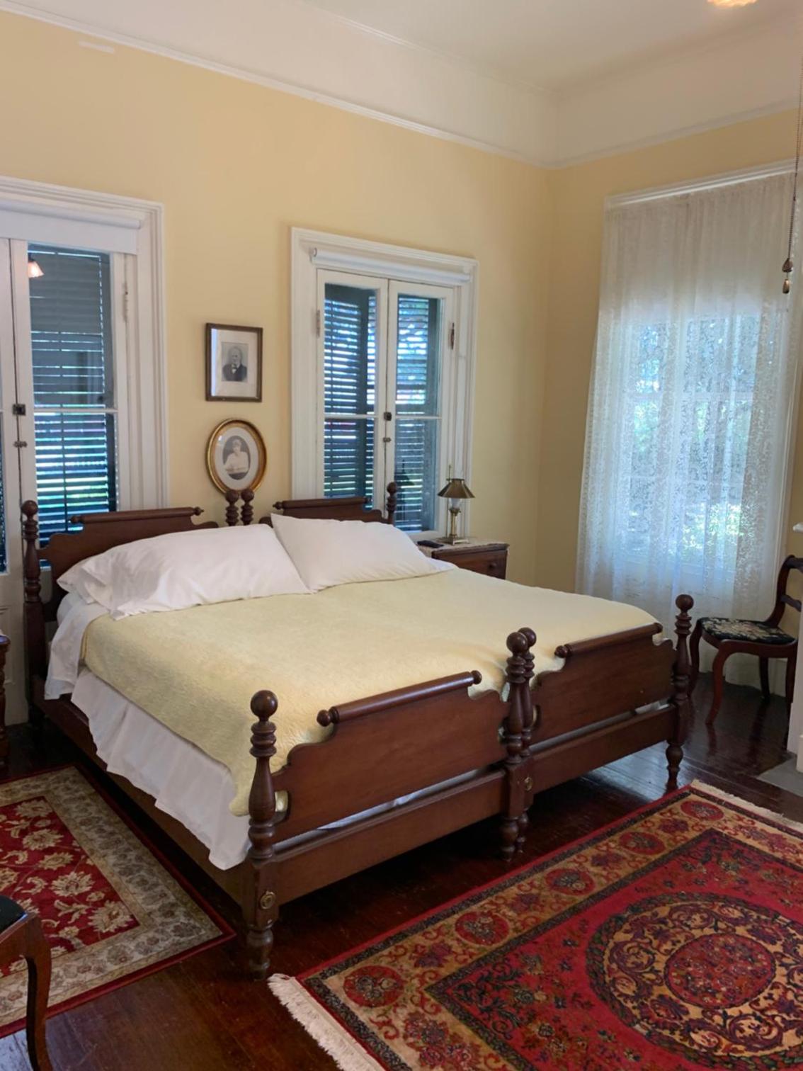 Deluxe King Suite