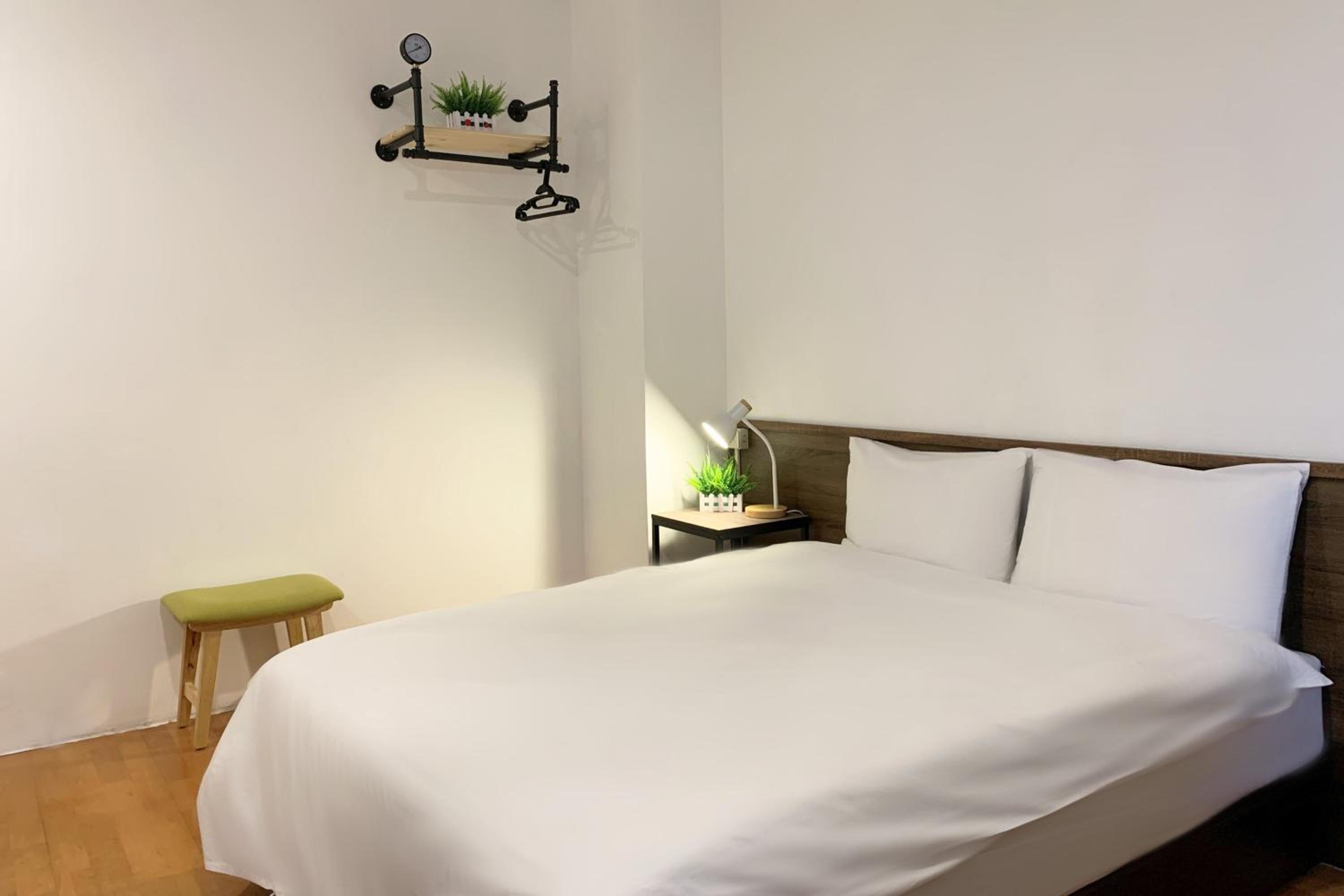Standard Double Room - Photo 5