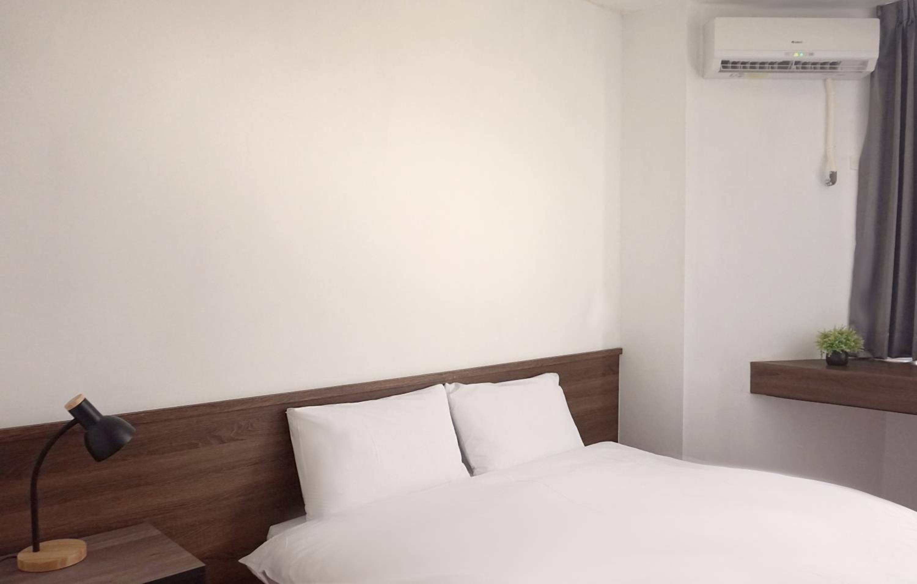 Standard Double Room - Photo 2