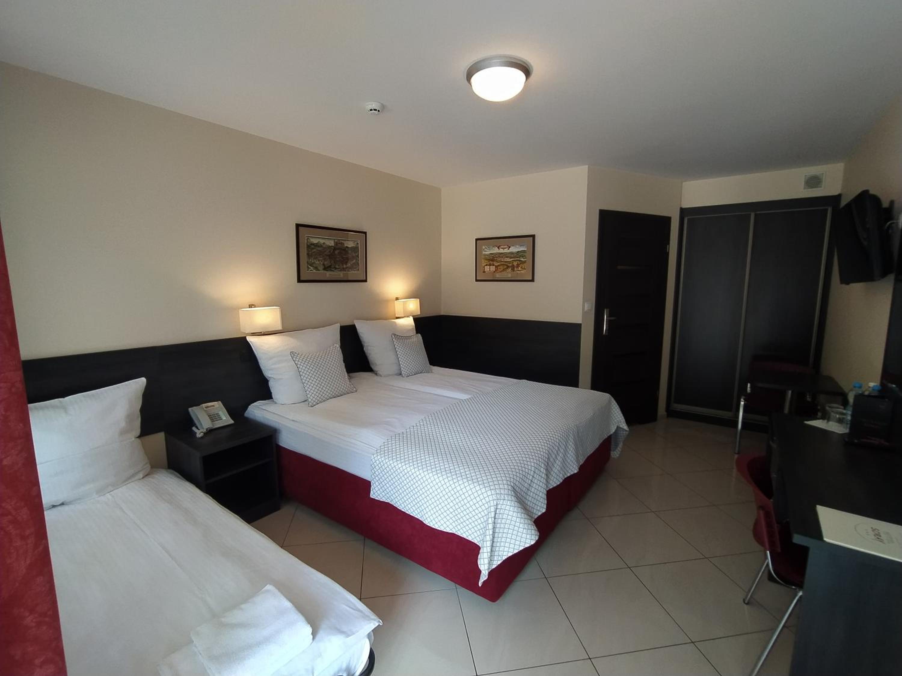 Double Room with Extra Bed (2 Adults + 1 Child) photo 1