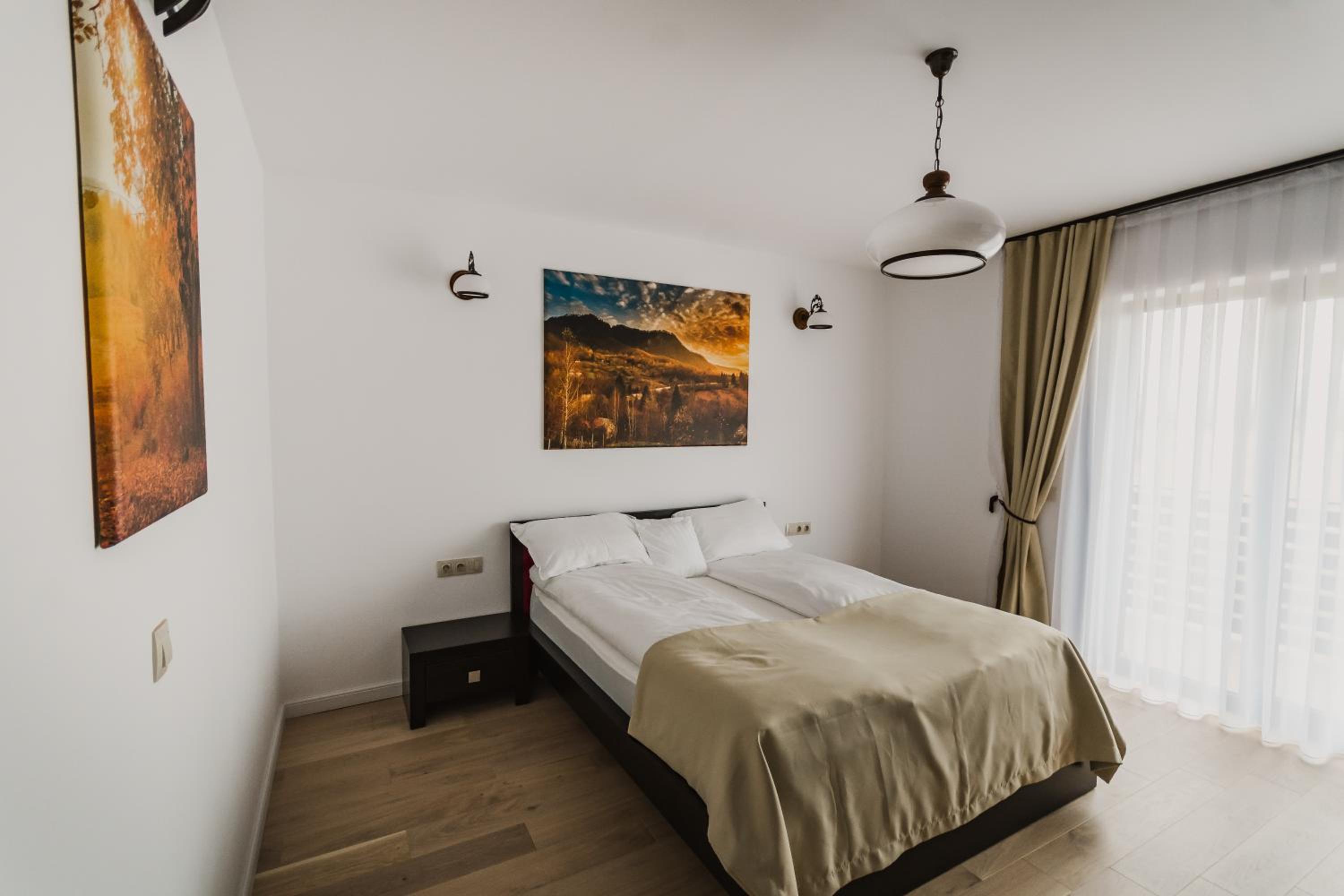 Double Room with Mountain View - Photo 1