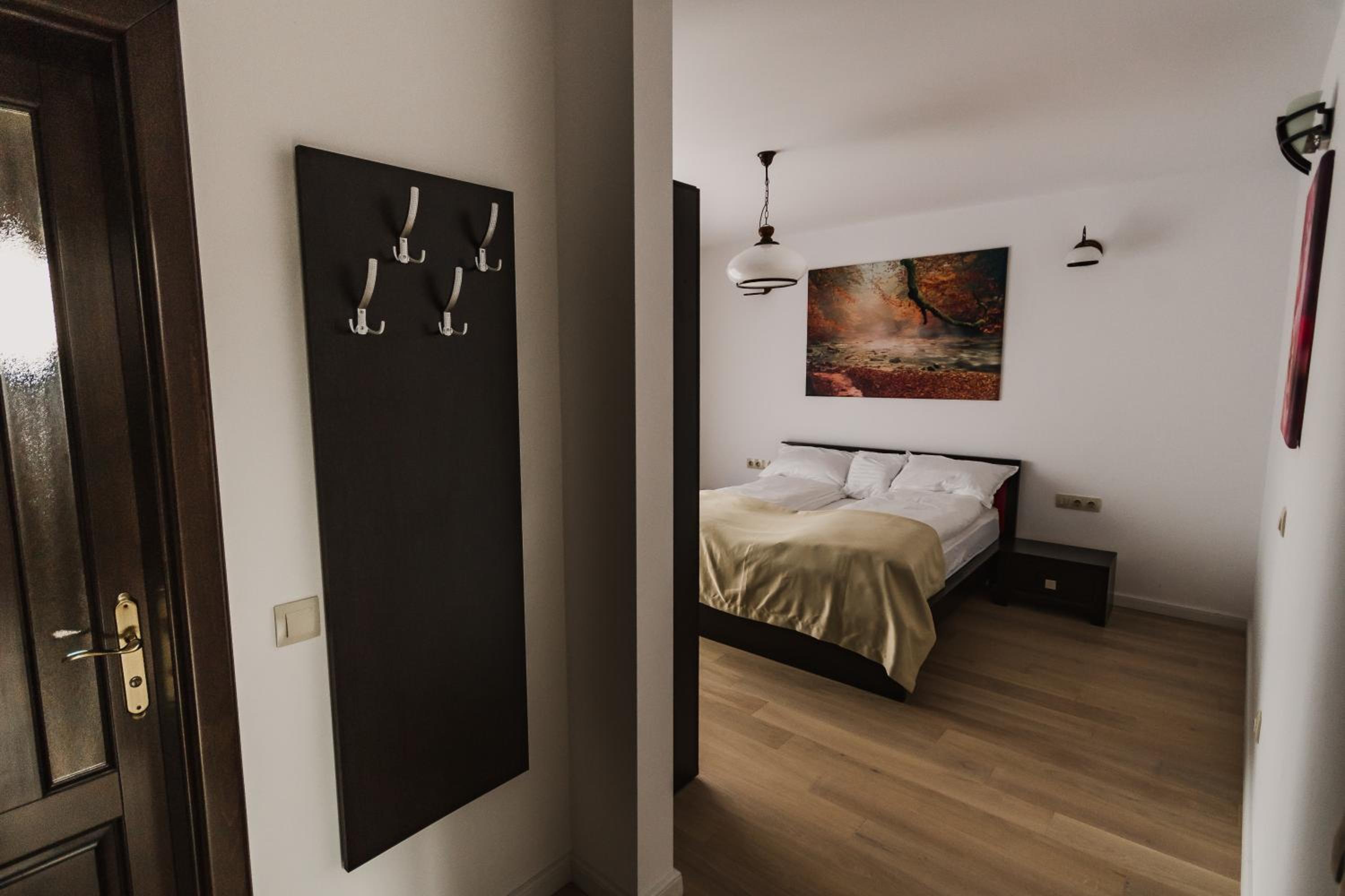 Double Room with Mountain View - Photo 2