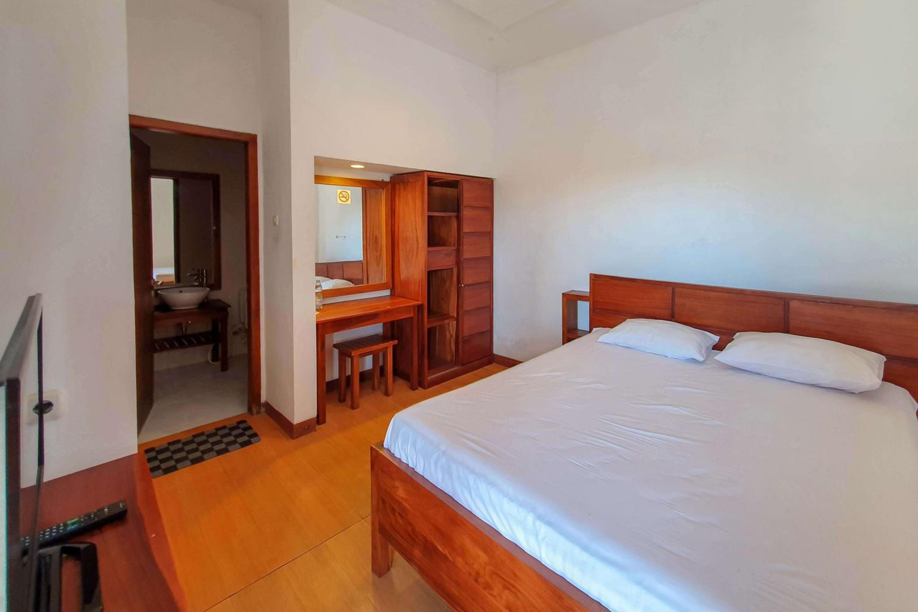 Deluxe Room - Photo 5