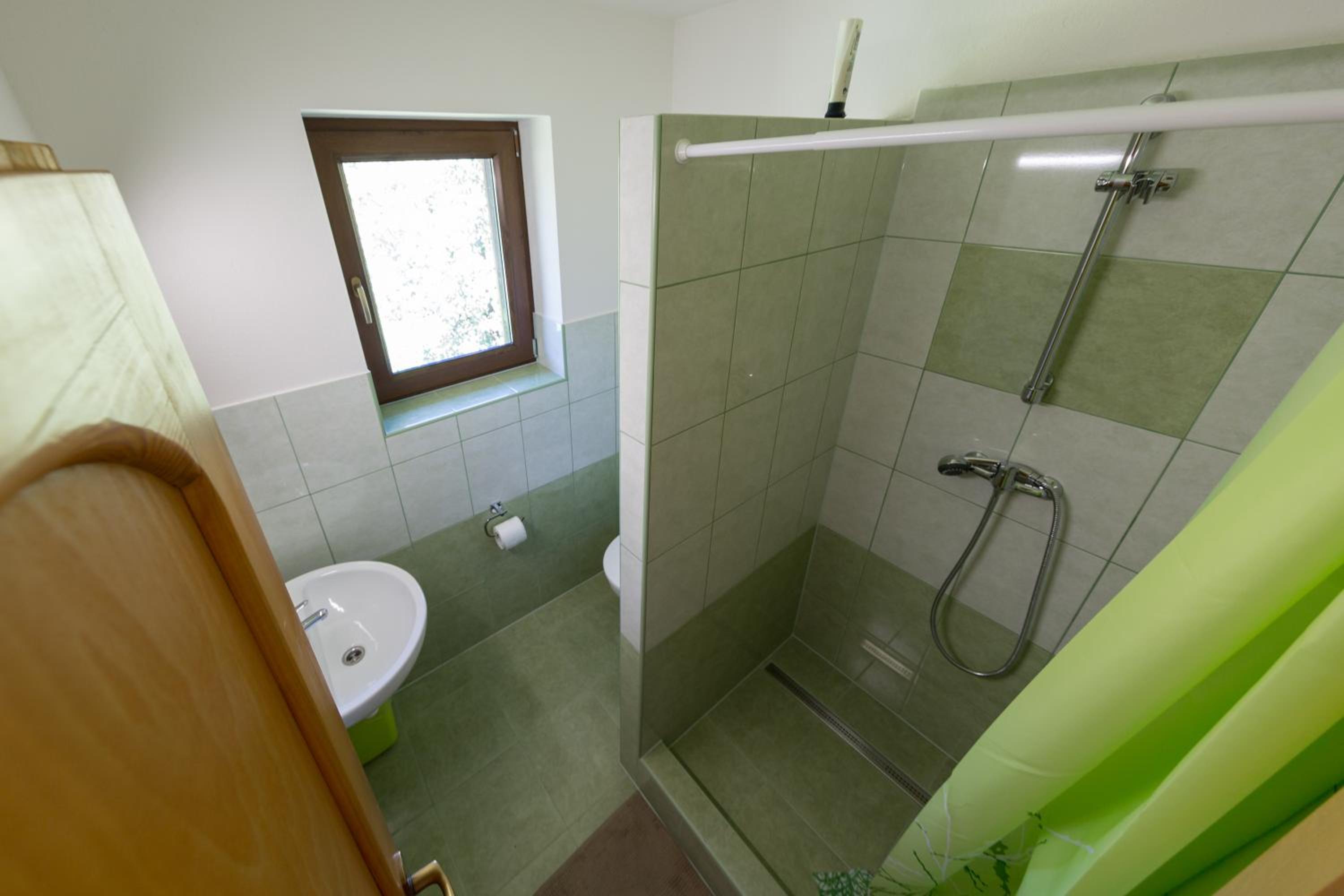 Small Double Room - Photo 2