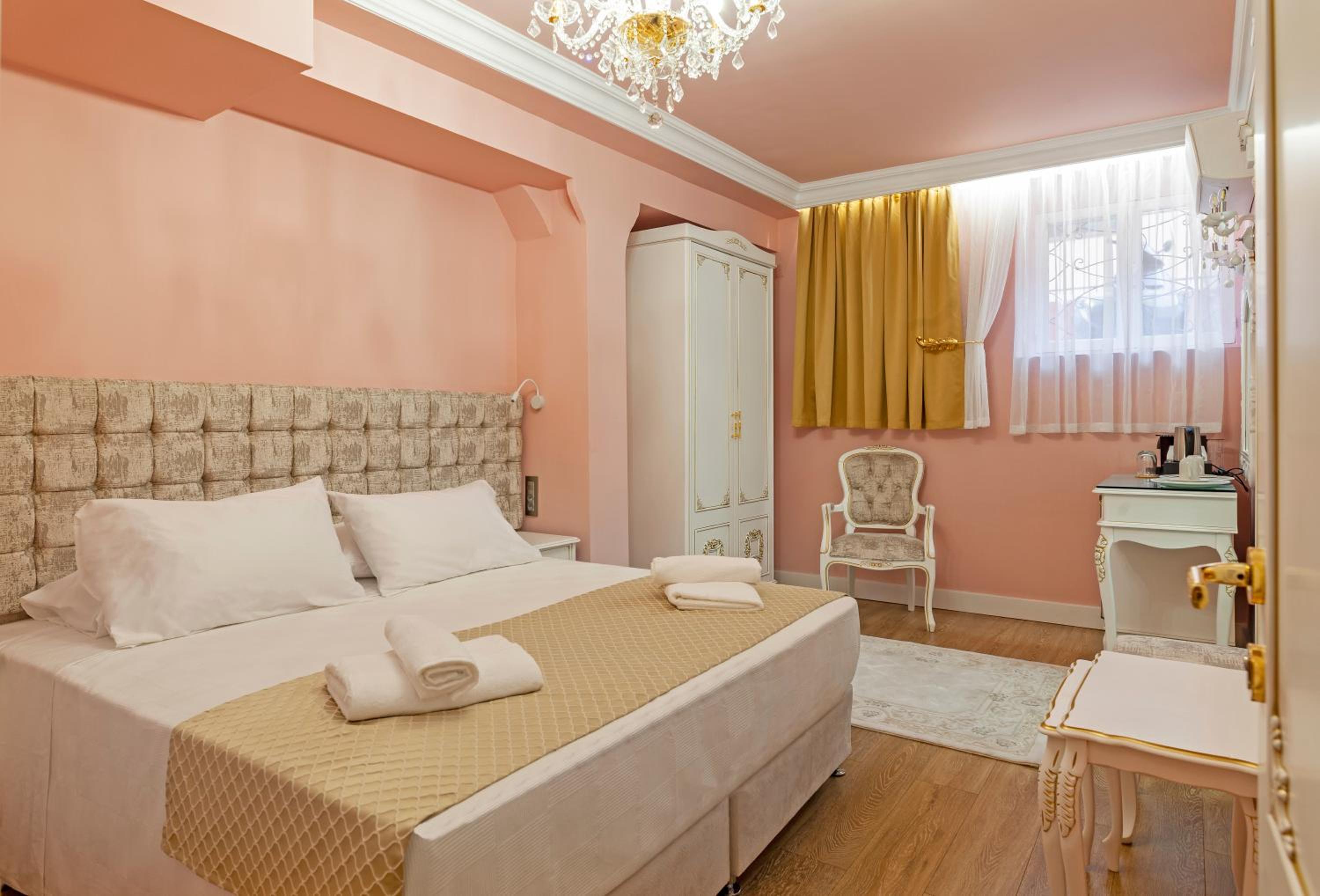 Deluxe Double Room with Shower